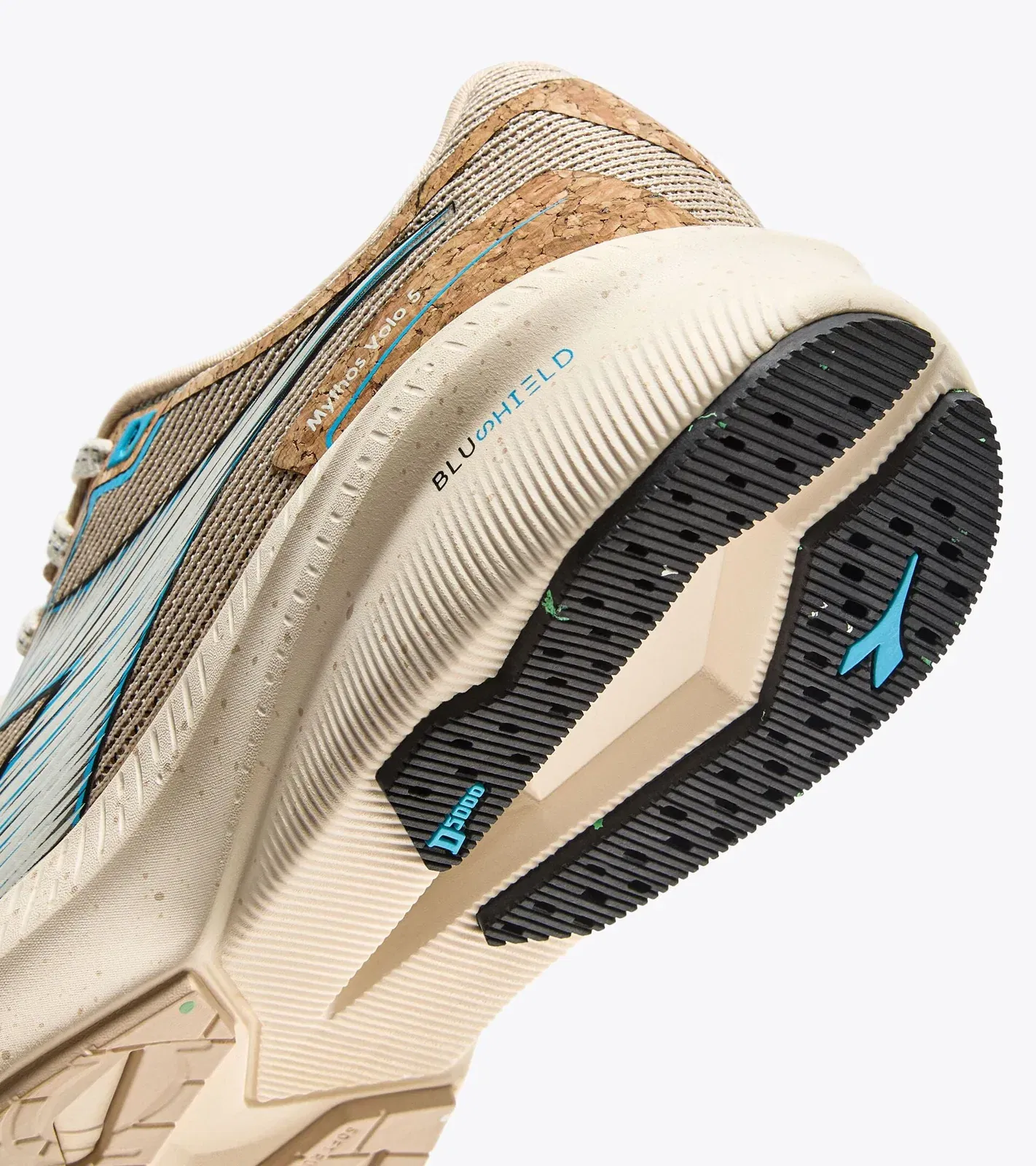 Diadora Mythos Blushield Volo 5 W 2030 Beige/Whisper White