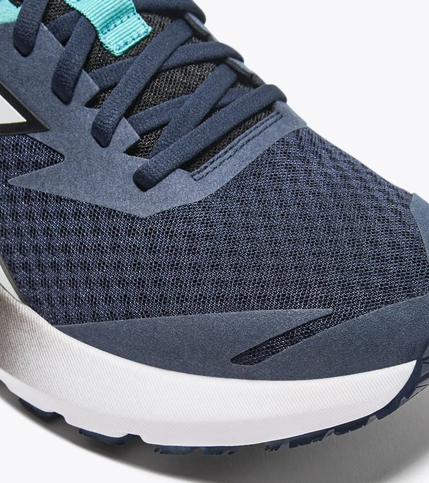 Diadora Mythos Blushield Vigore 3 Blue Corsair/White
