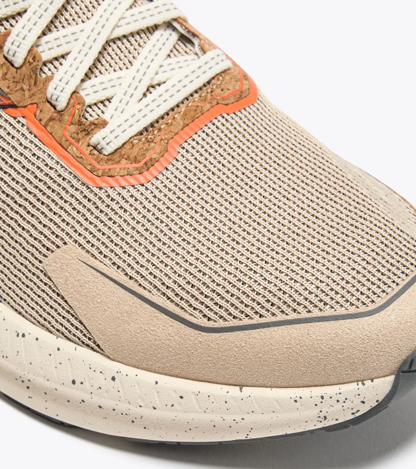 Diadora Mythos Blushield Volo 5 2030 Beige/Steel Gray