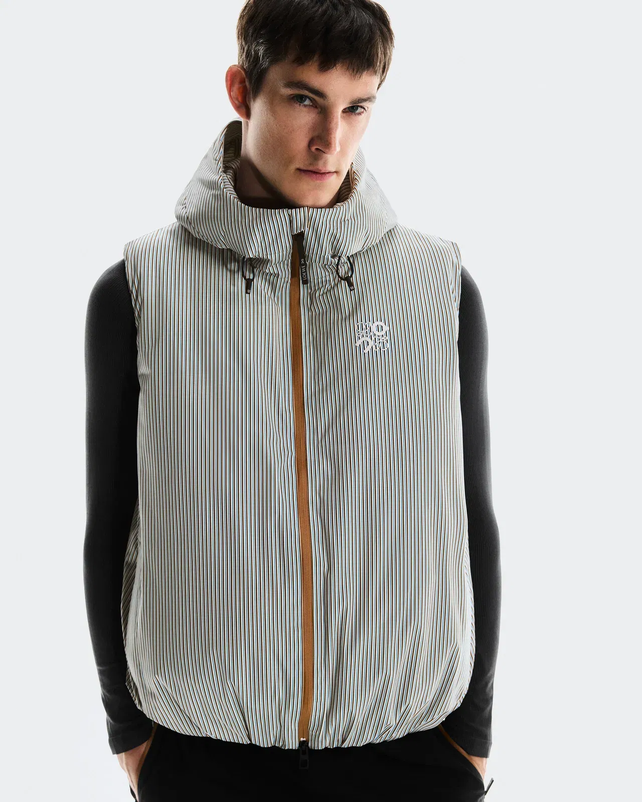 On Puffer Vest Loewe Beige Blue