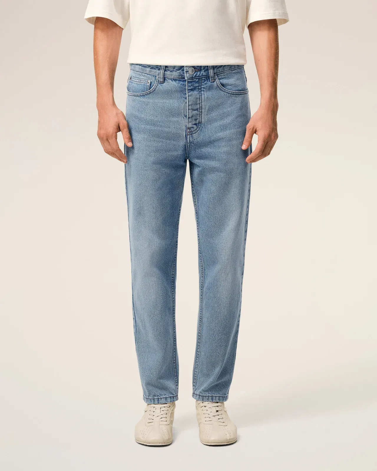 AmiParis Blue Cotton Tapered Fit Jeans