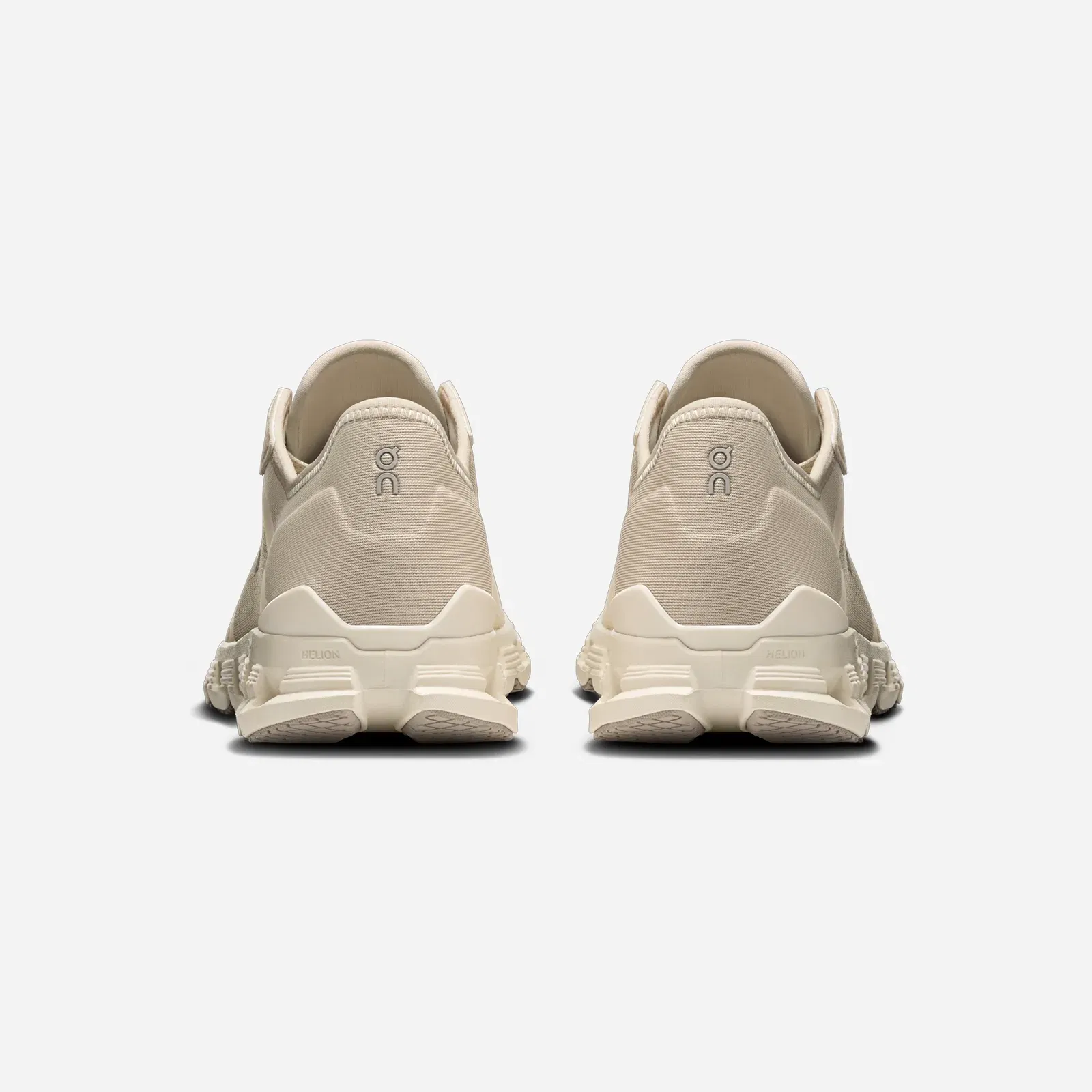 ON Running Cloud x 4 AD Pelican Ghost