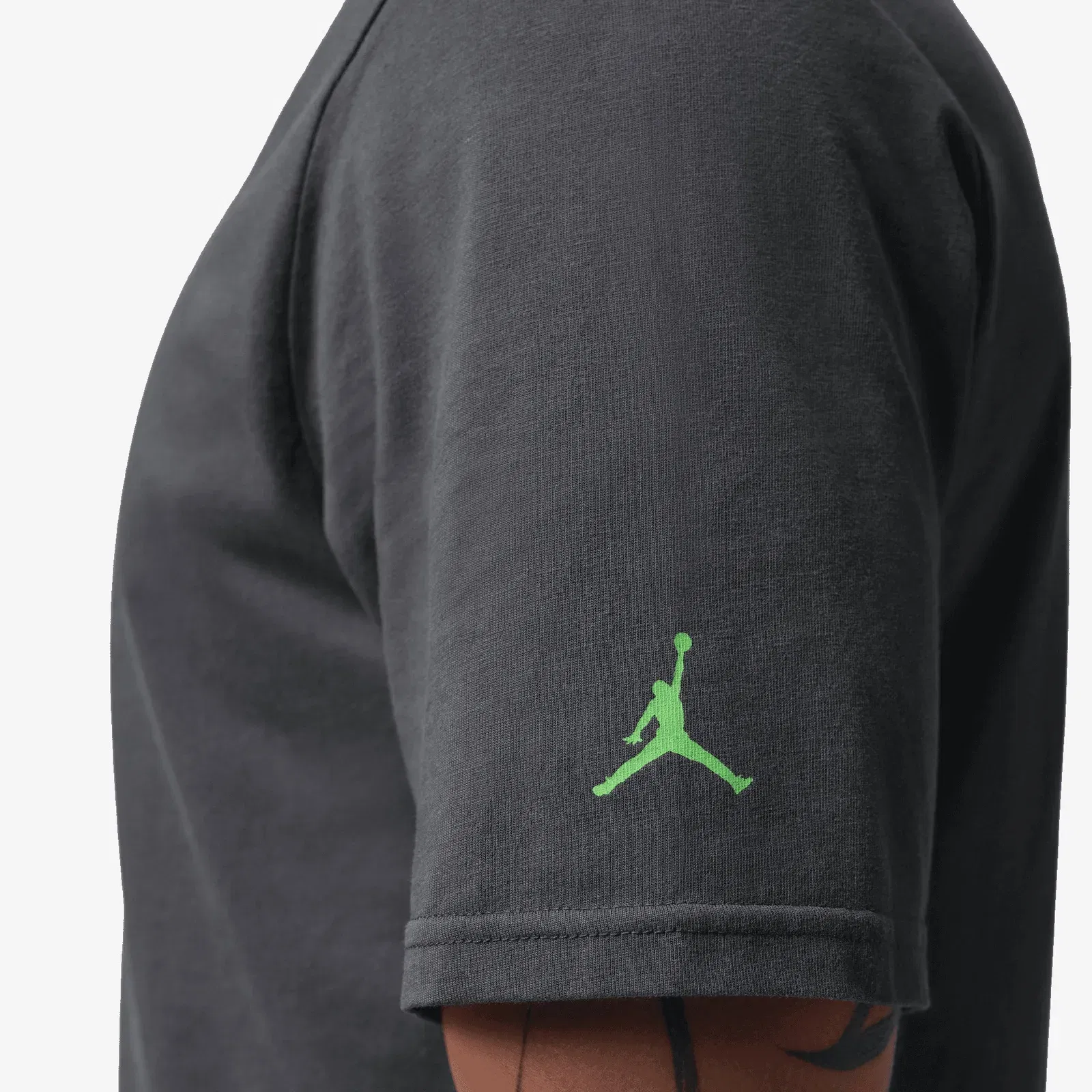 NIKE LUKA { ANTHRACITE/SCREAM GREEN