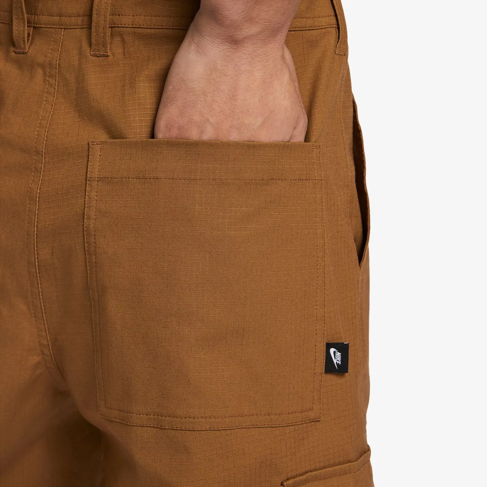 NIKE CLUB CARGO PANTS { LT BRITISH TAN/LT BRITISH TAN