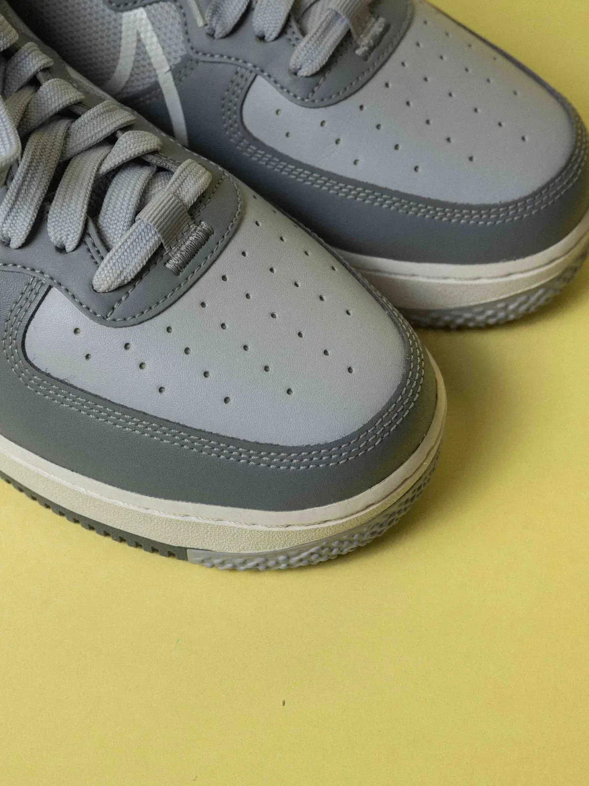 Nike Air Force 1 React Wolf Grey (UK 9)