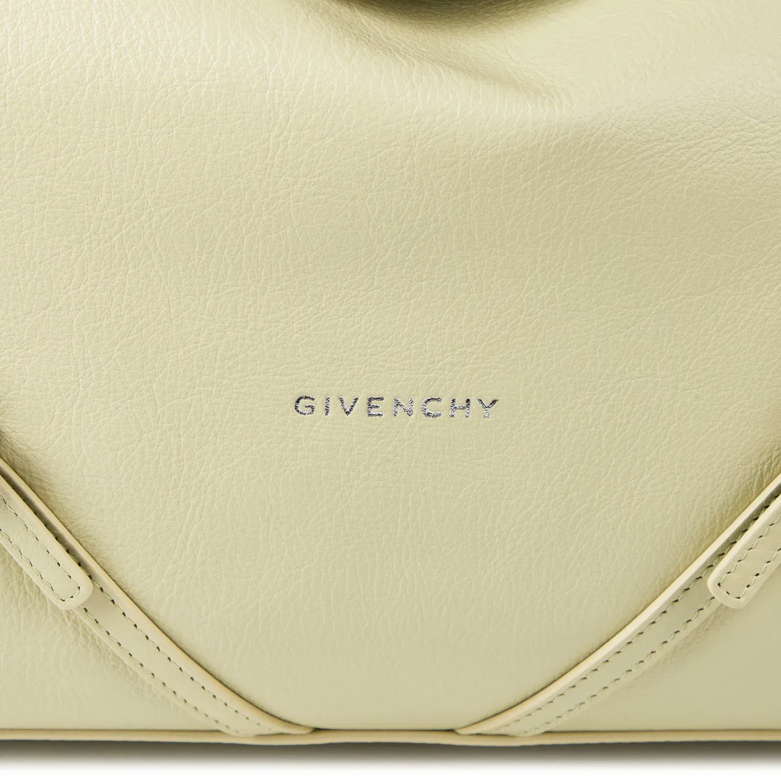 Medium Voyou Chain Shoulder Bag