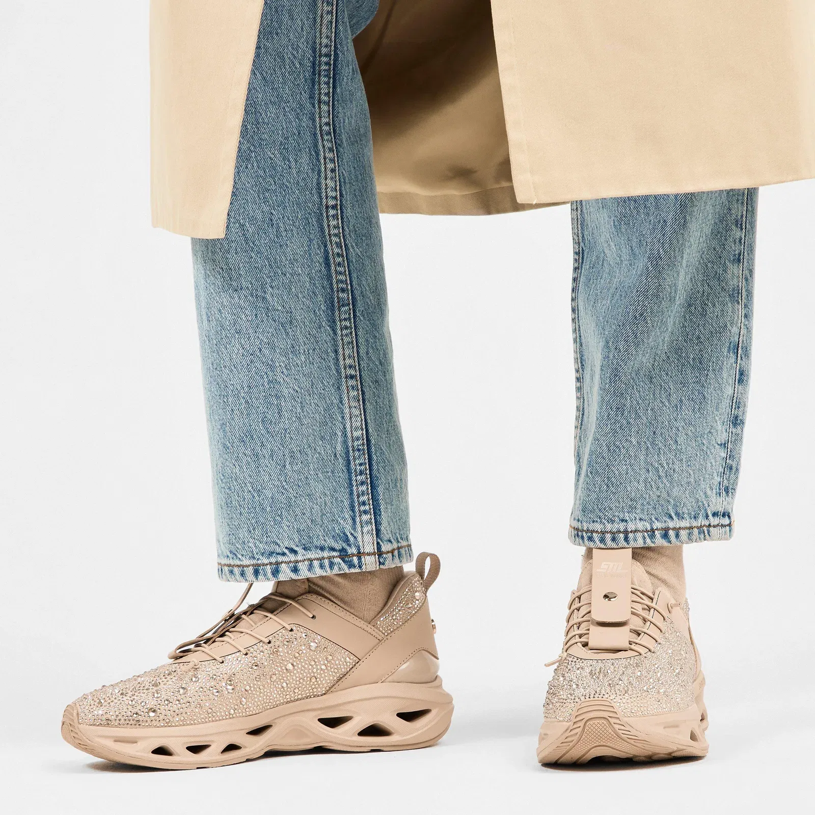 Surge Low-Top Trainers
