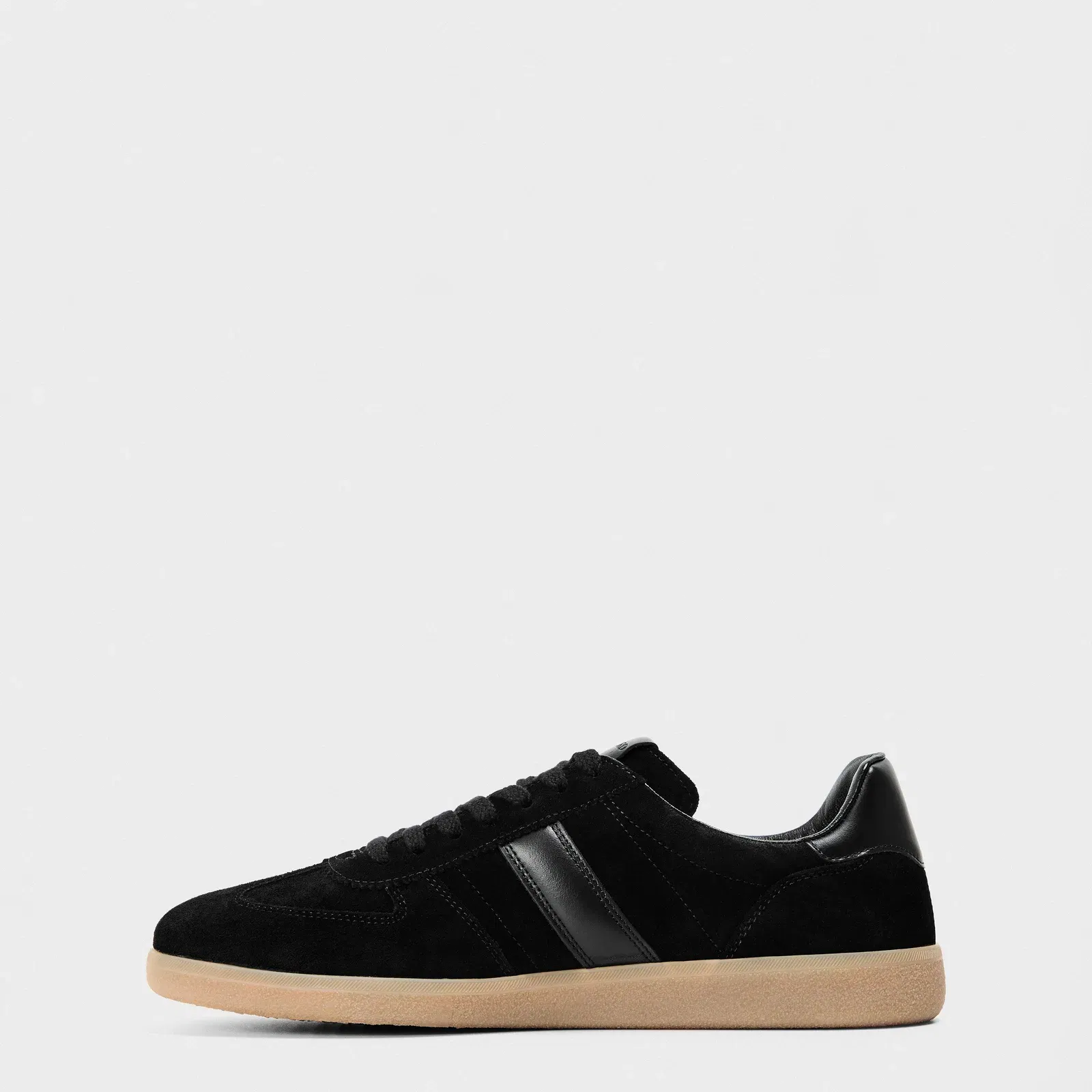 Low-Top Trainers