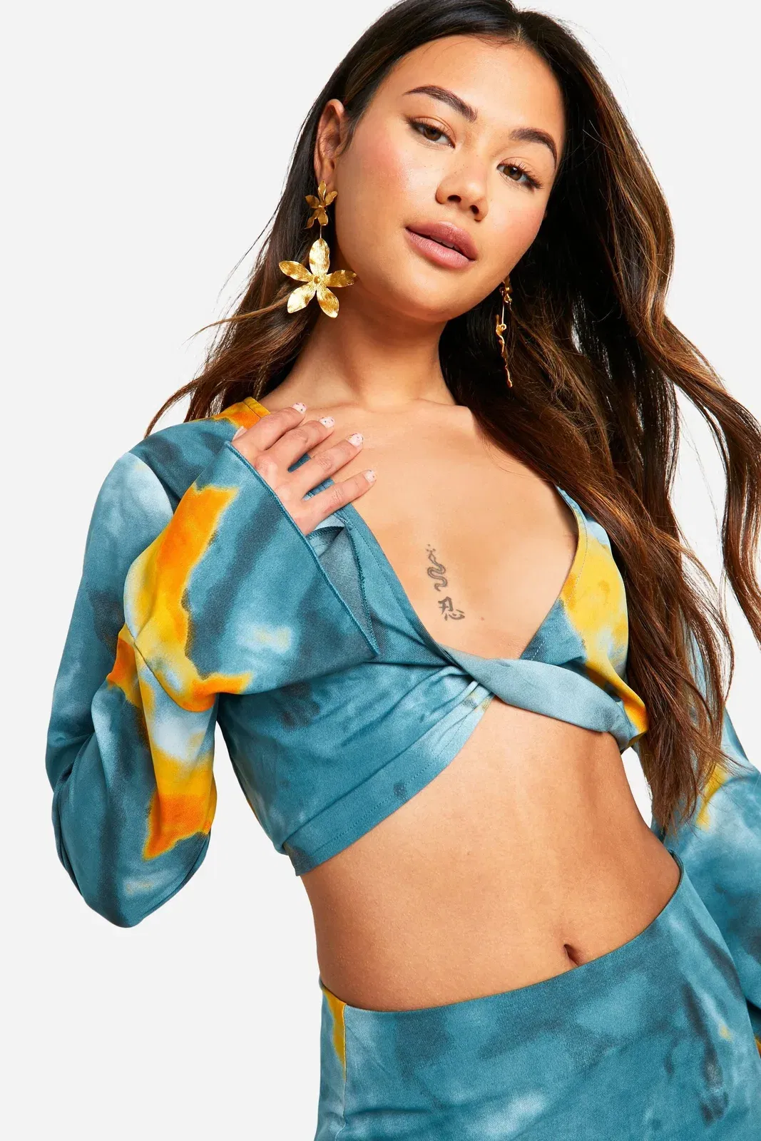 Tonal Tie Dye Twist Front Crop