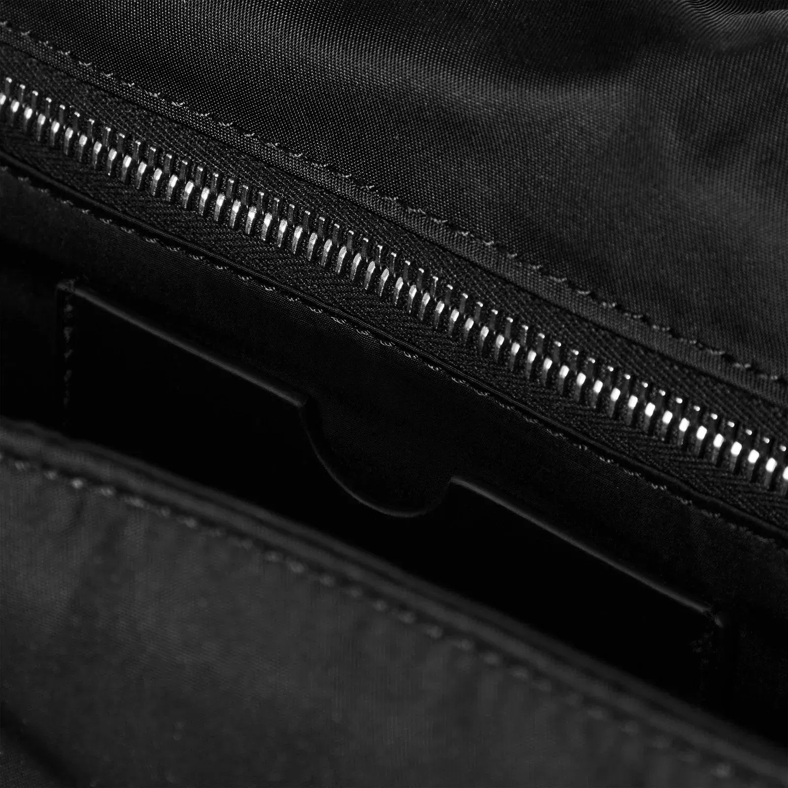 Ny Skyline Shoulder Bag, Soft Jitney