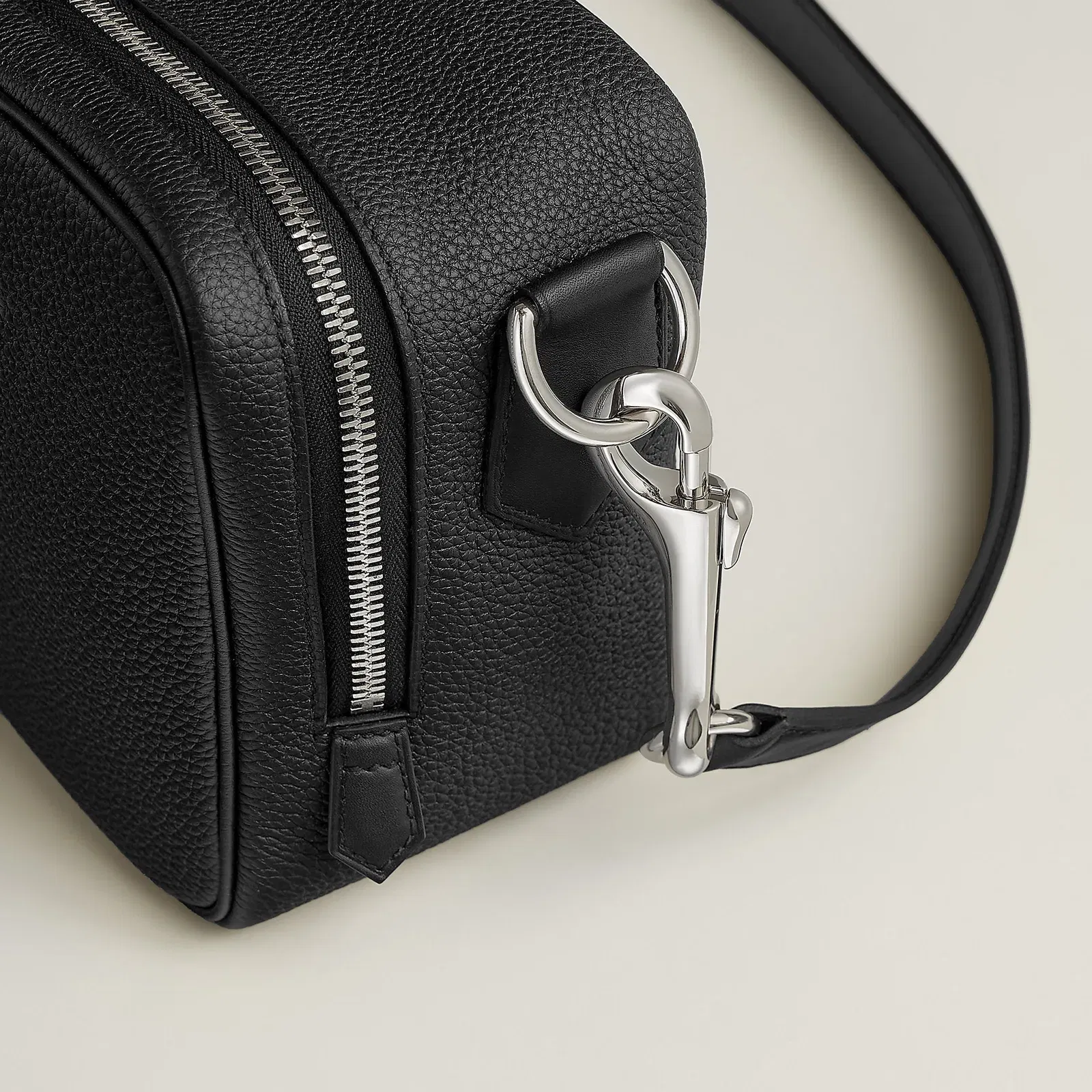 Hermes On Body Mousqueton Bag Noir