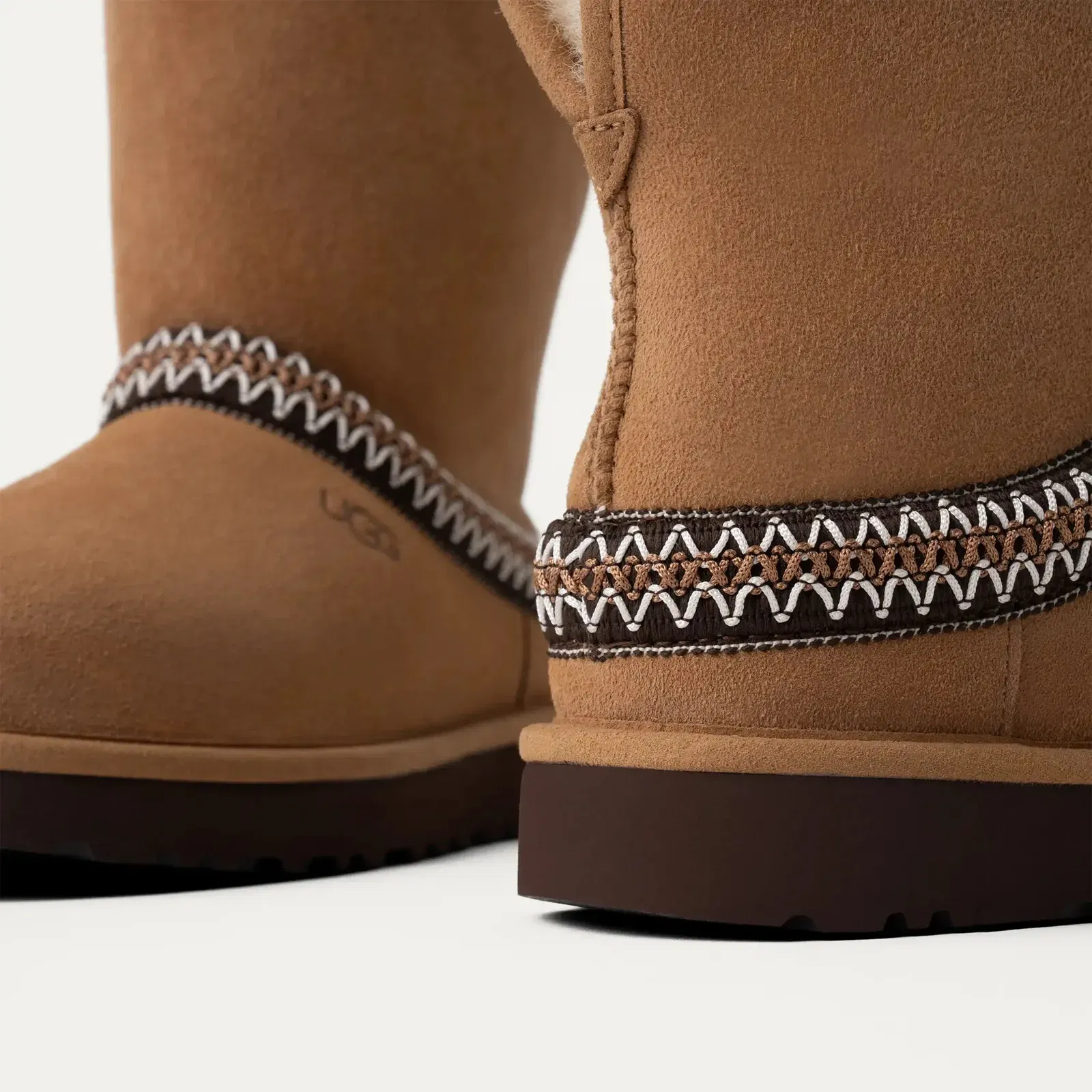Ugg Classic Short Crescent Chestnut