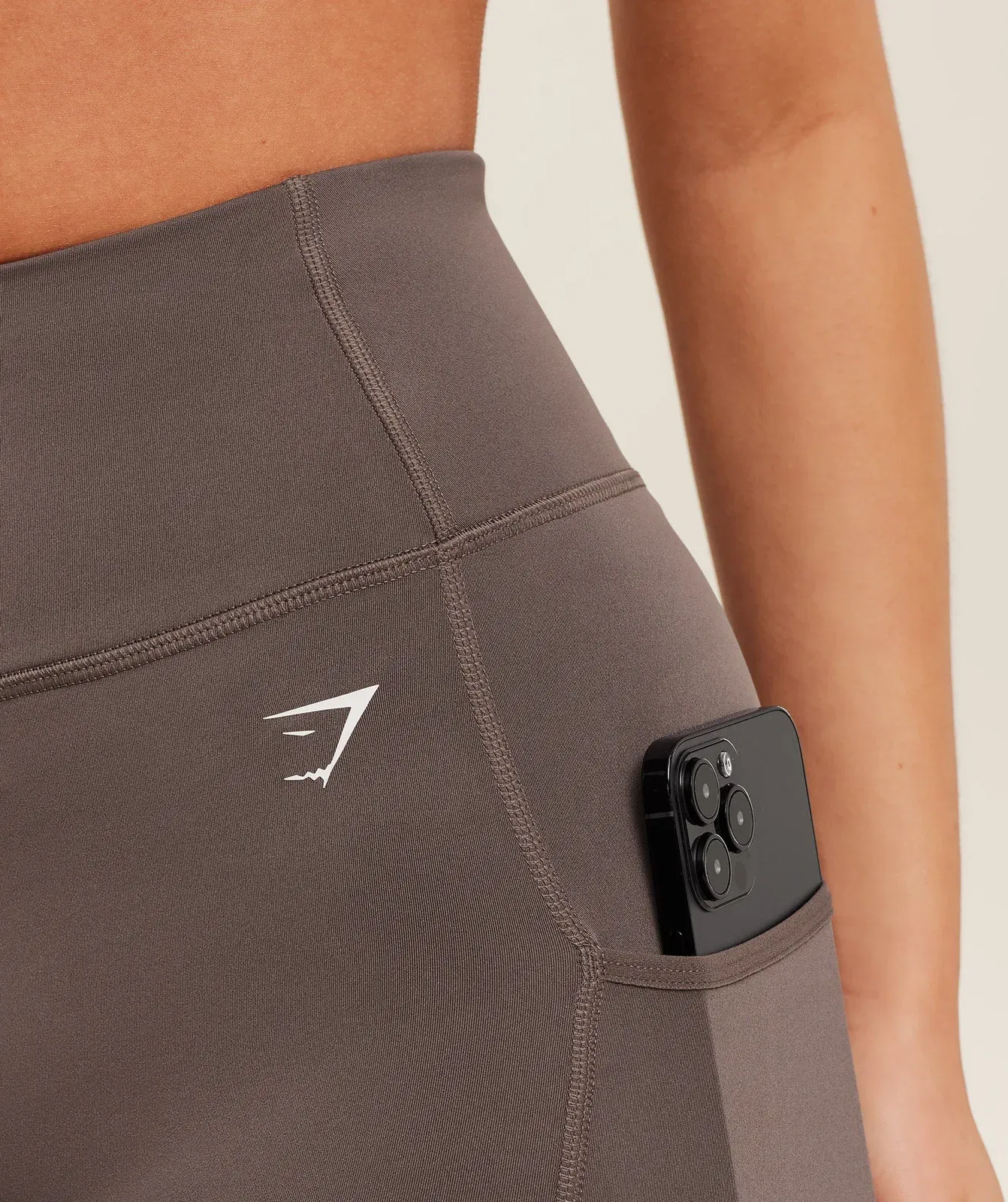 Gymshark Pocket Shorts - Cool Brown