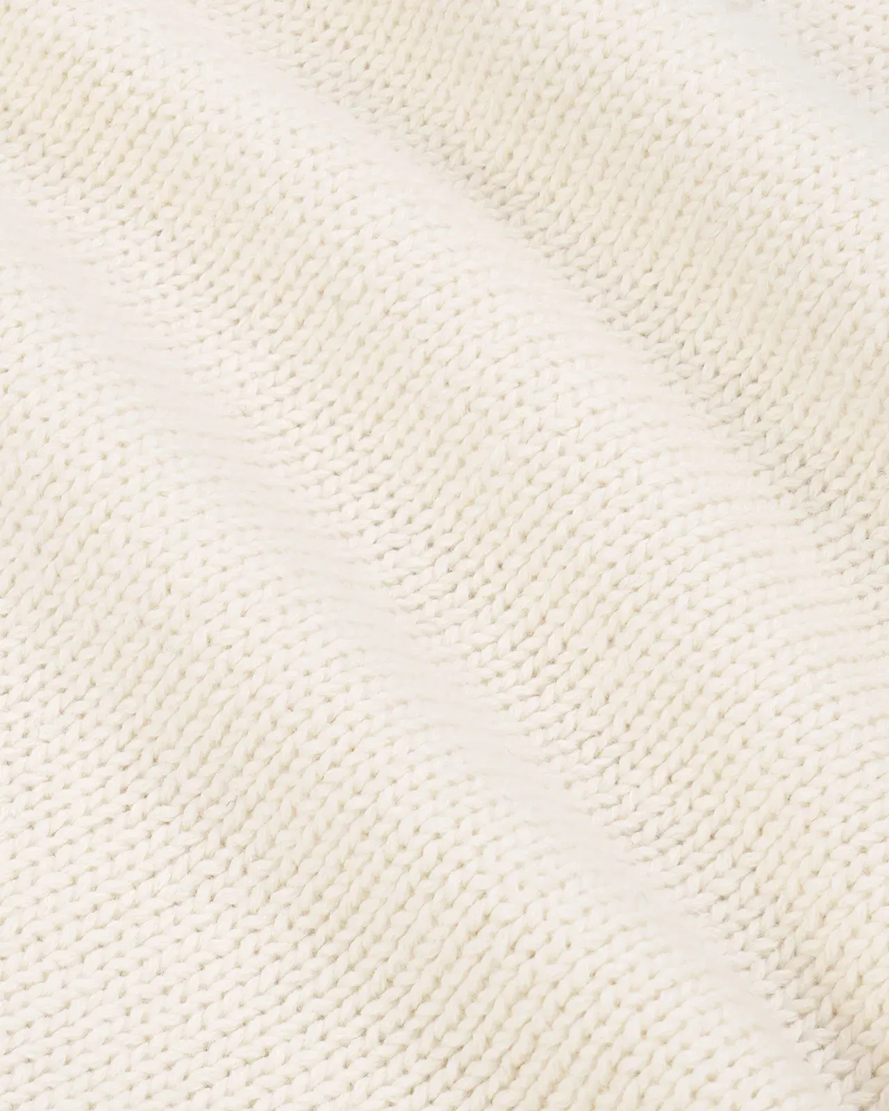 NY Crest Knitted Turtleneck - Ecru