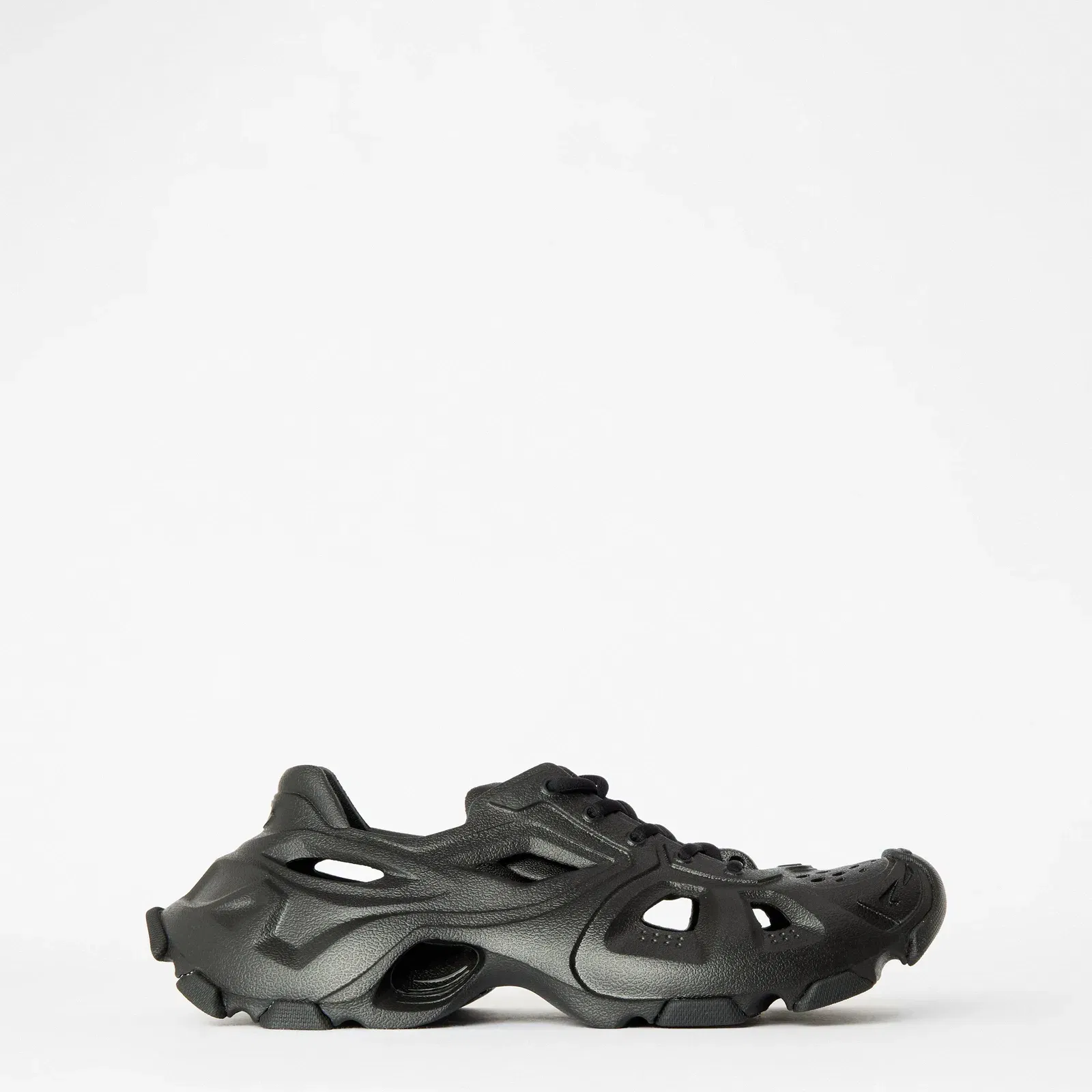 HD Rubber Low Top Sneakers