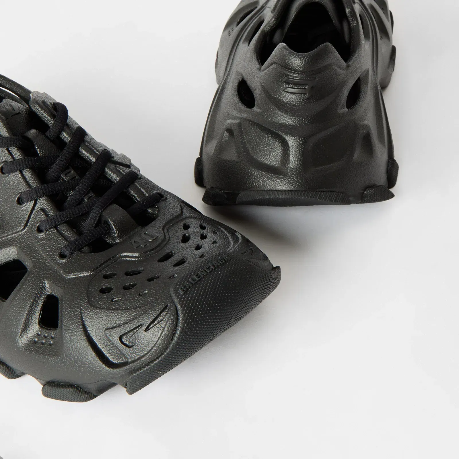 HD Rubber Low Top Sneakers