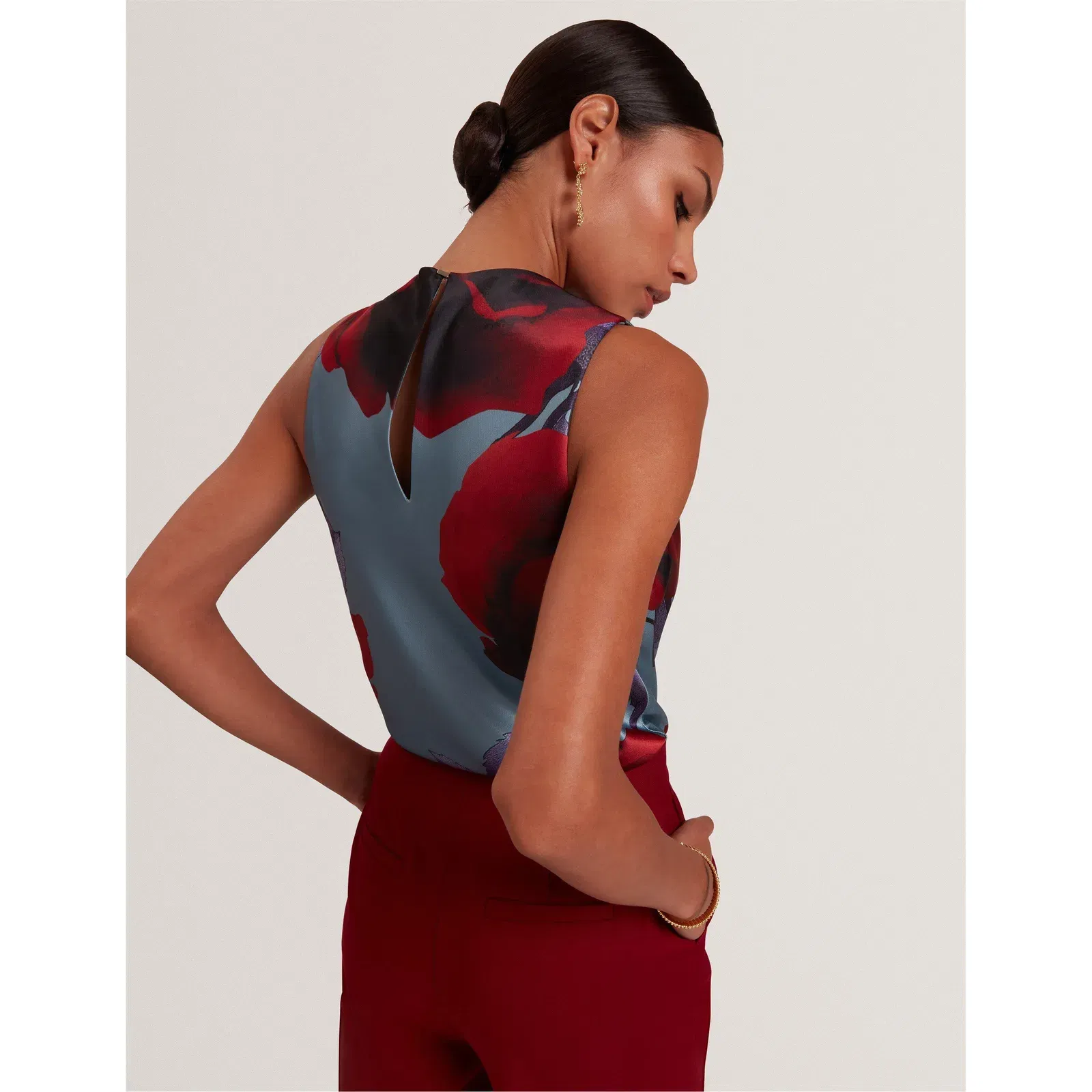 Print Sleeveless Shirt