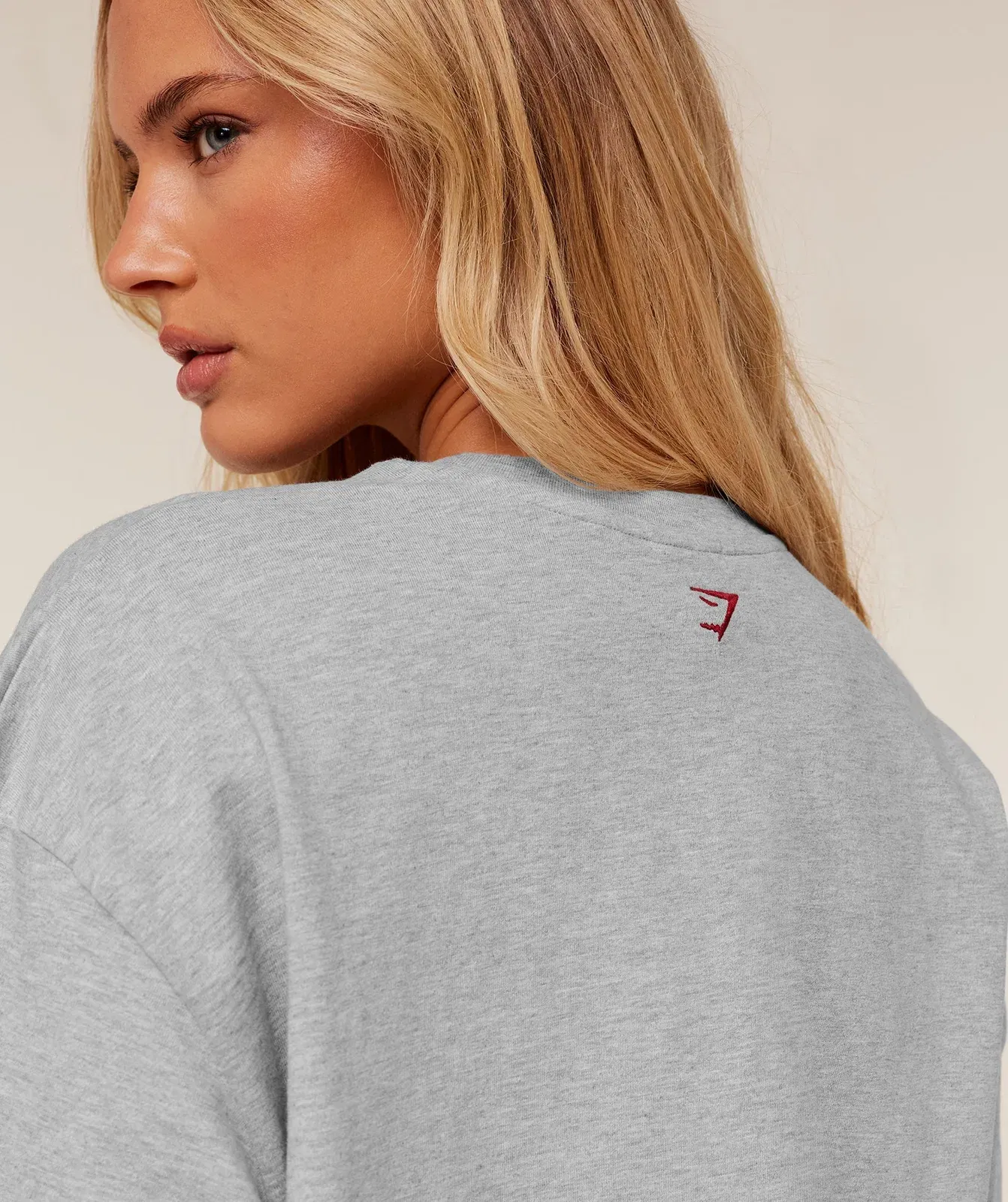 Gymshark Collegiate Graphic T-Shirt - Light Grey Core Marl/GS Sets Red