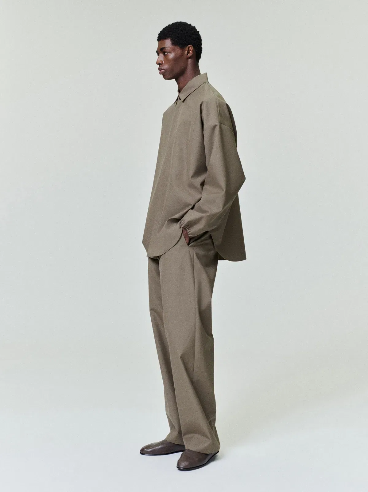 Essentials Wool Poplin Casual Flat Front Pants Clay