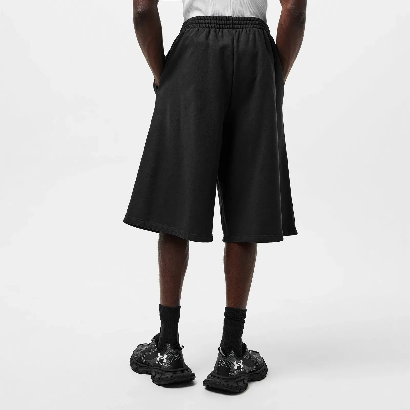 X Under Armour Large Shorts