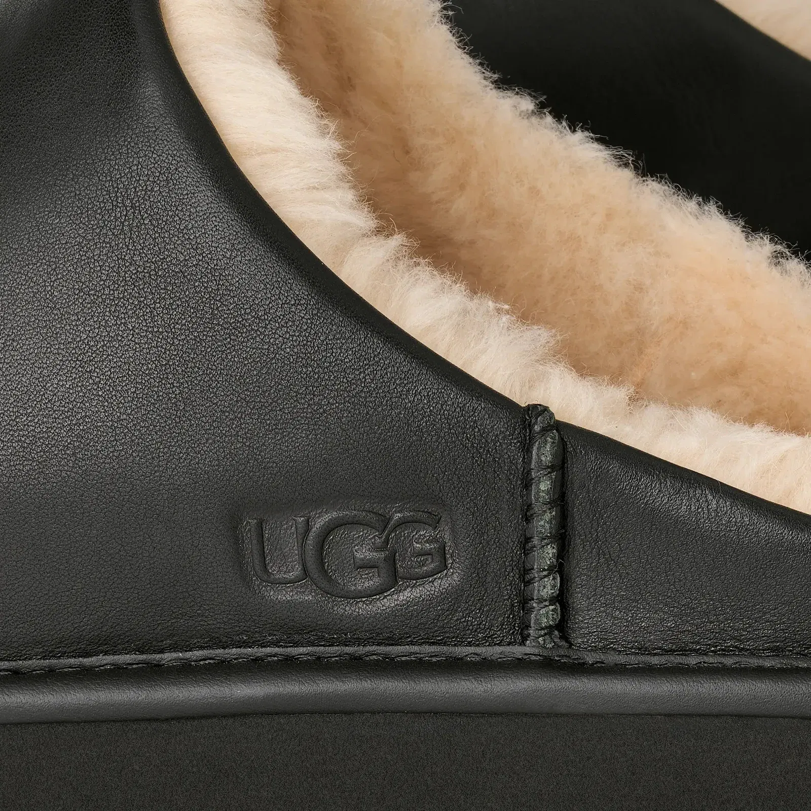 Ugg Classic Slip-On Noir Black