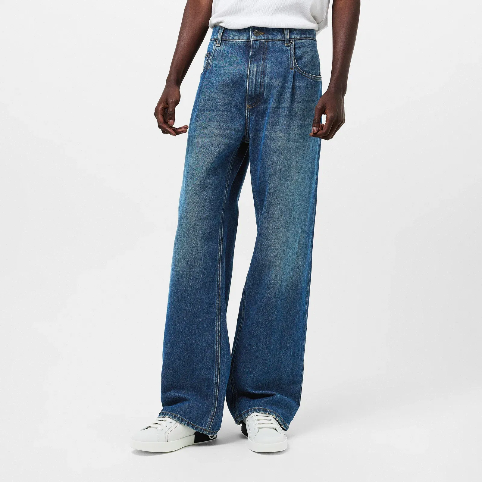 Relaxed Straight Leg Jeans