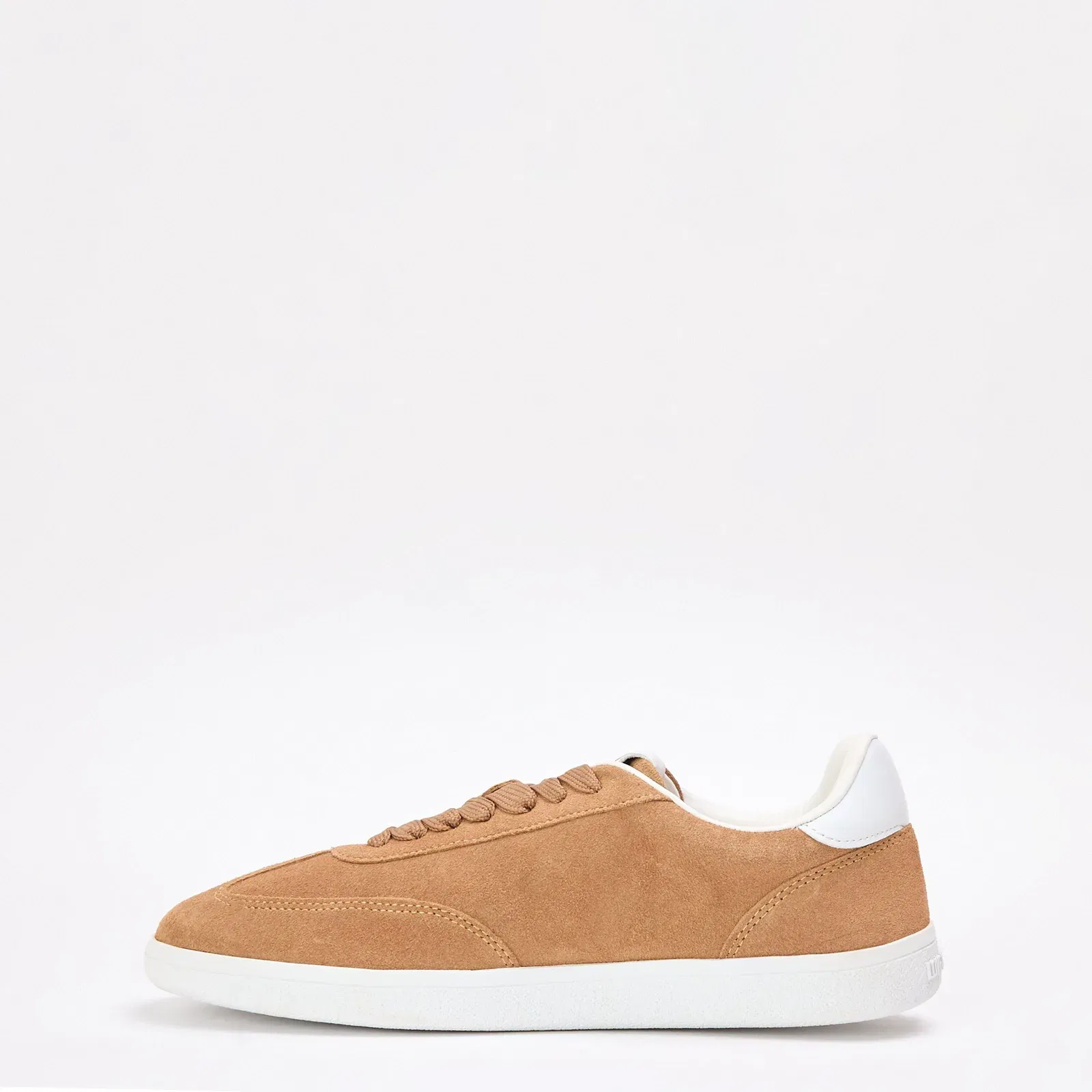 LM Cloud Low-Top Trainers