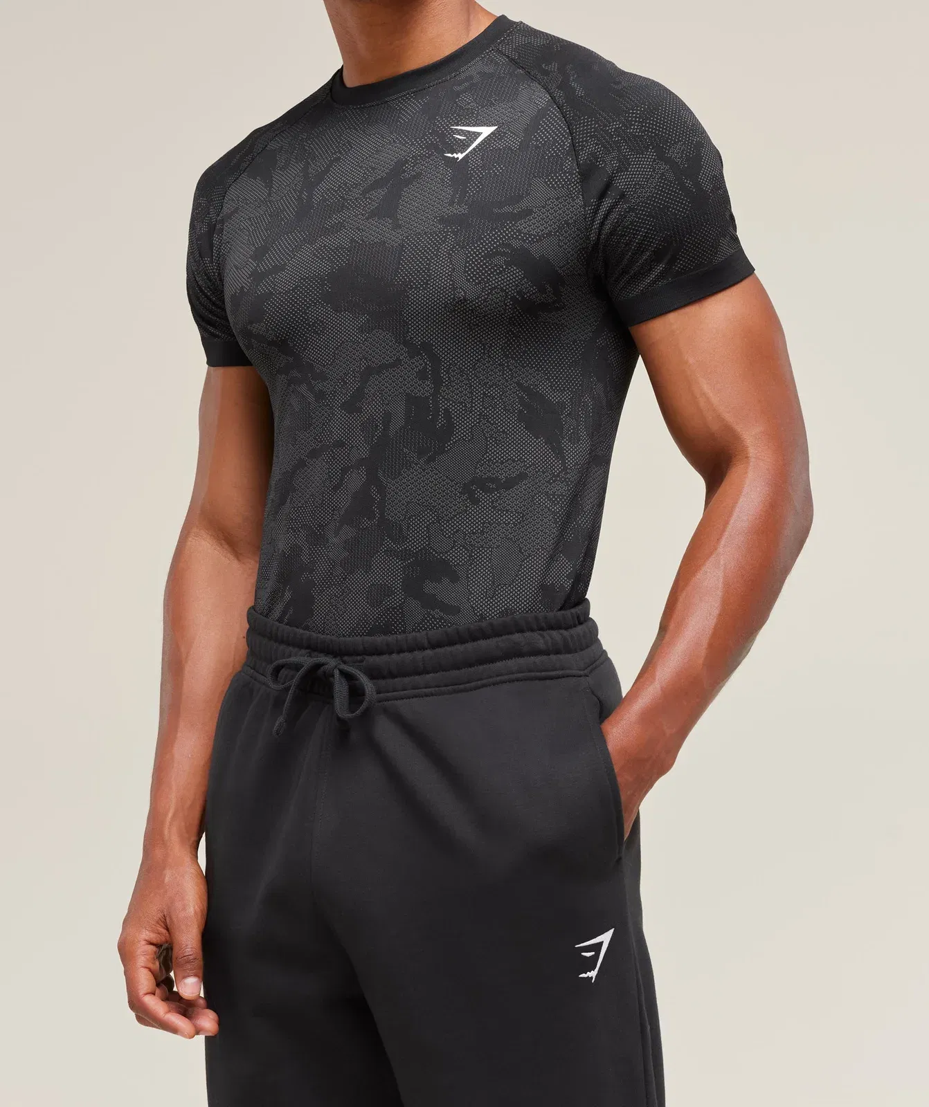 Gymshark Geo Seamless T-Shirt - Black/Charcoal Grey