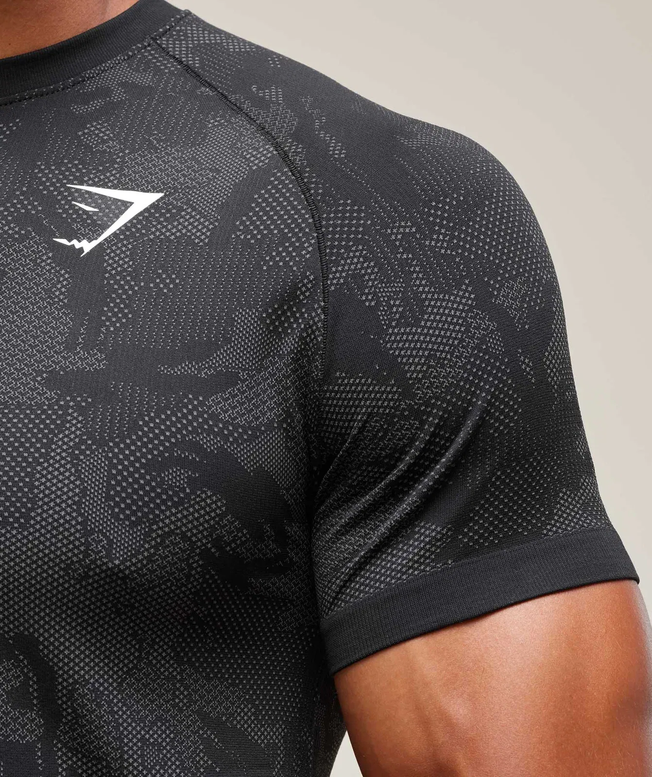 Gymshark Geo Seamless T-Shirt - Black/Charcoal Grey