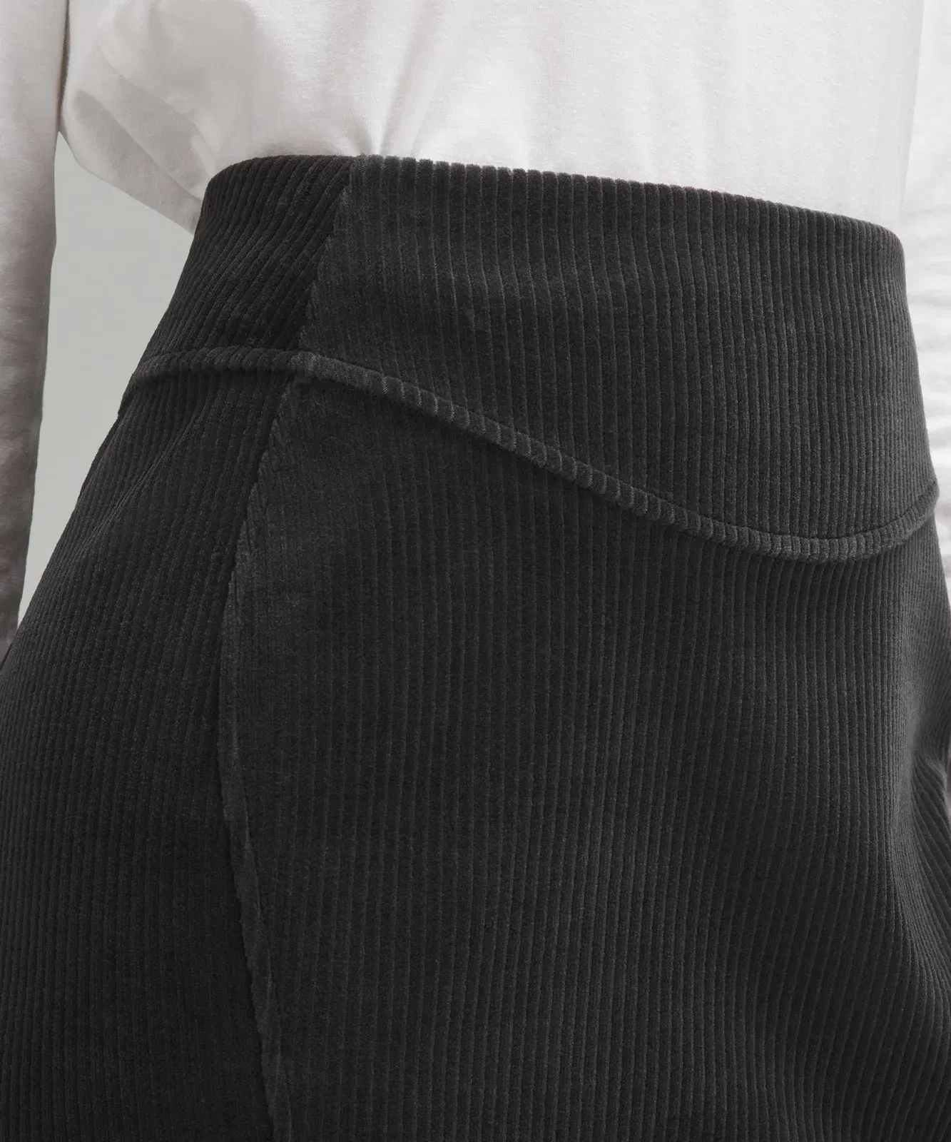 Lululemon Scuba Mid-Rise Mini Skirt *Velvet Cord