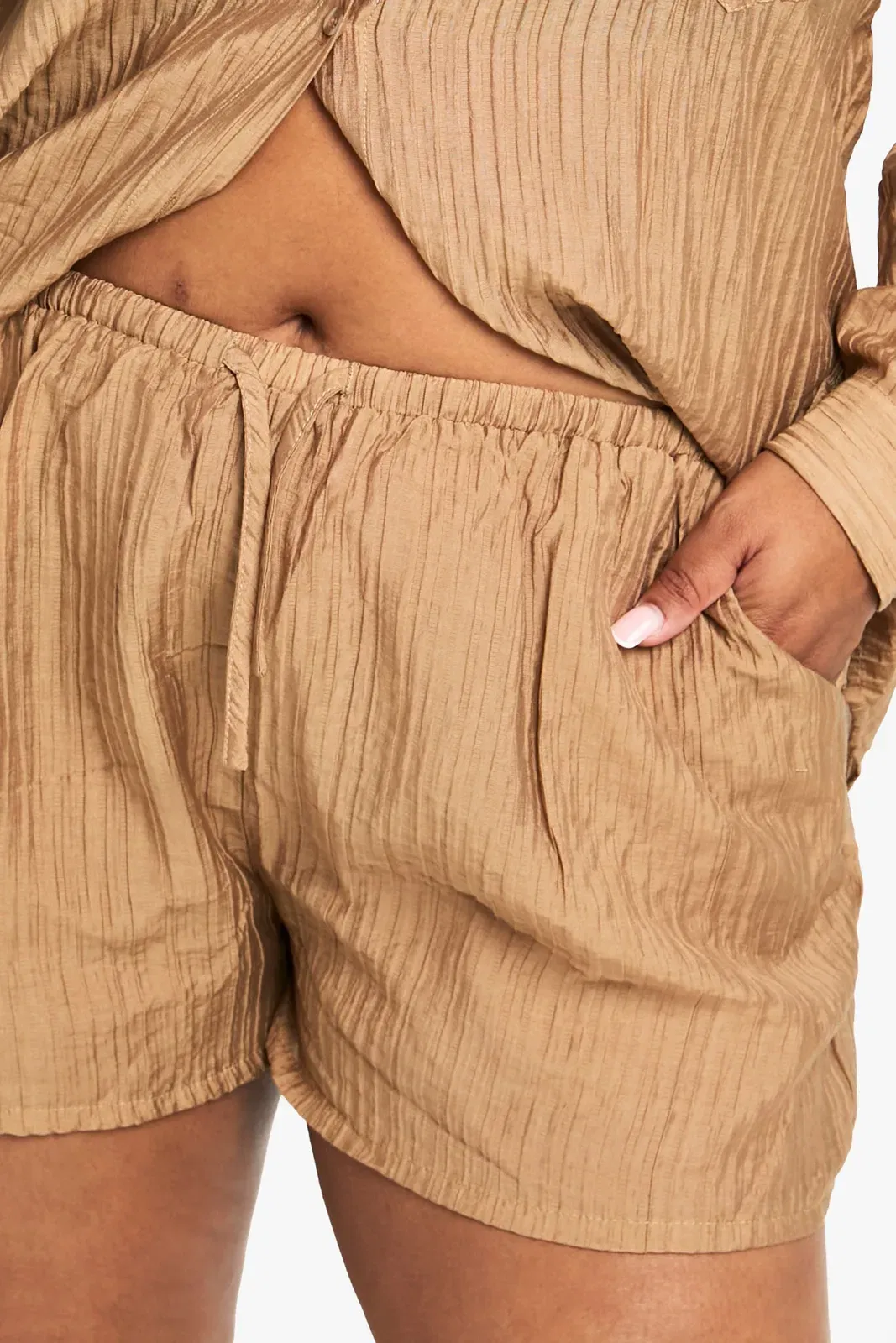 Plus Crinkle Woven Oversized Shorts