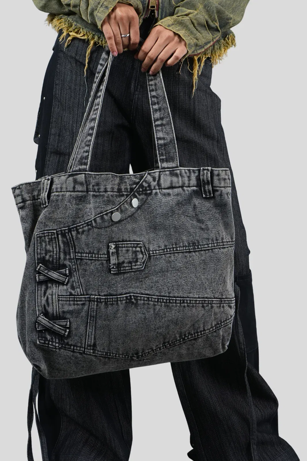MANACA Ashrift Tote