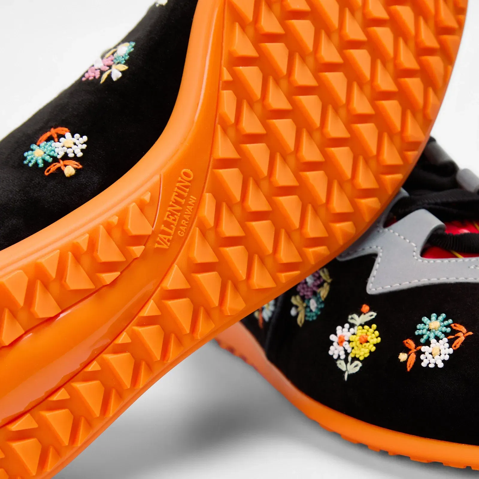 Chromathon Trainers