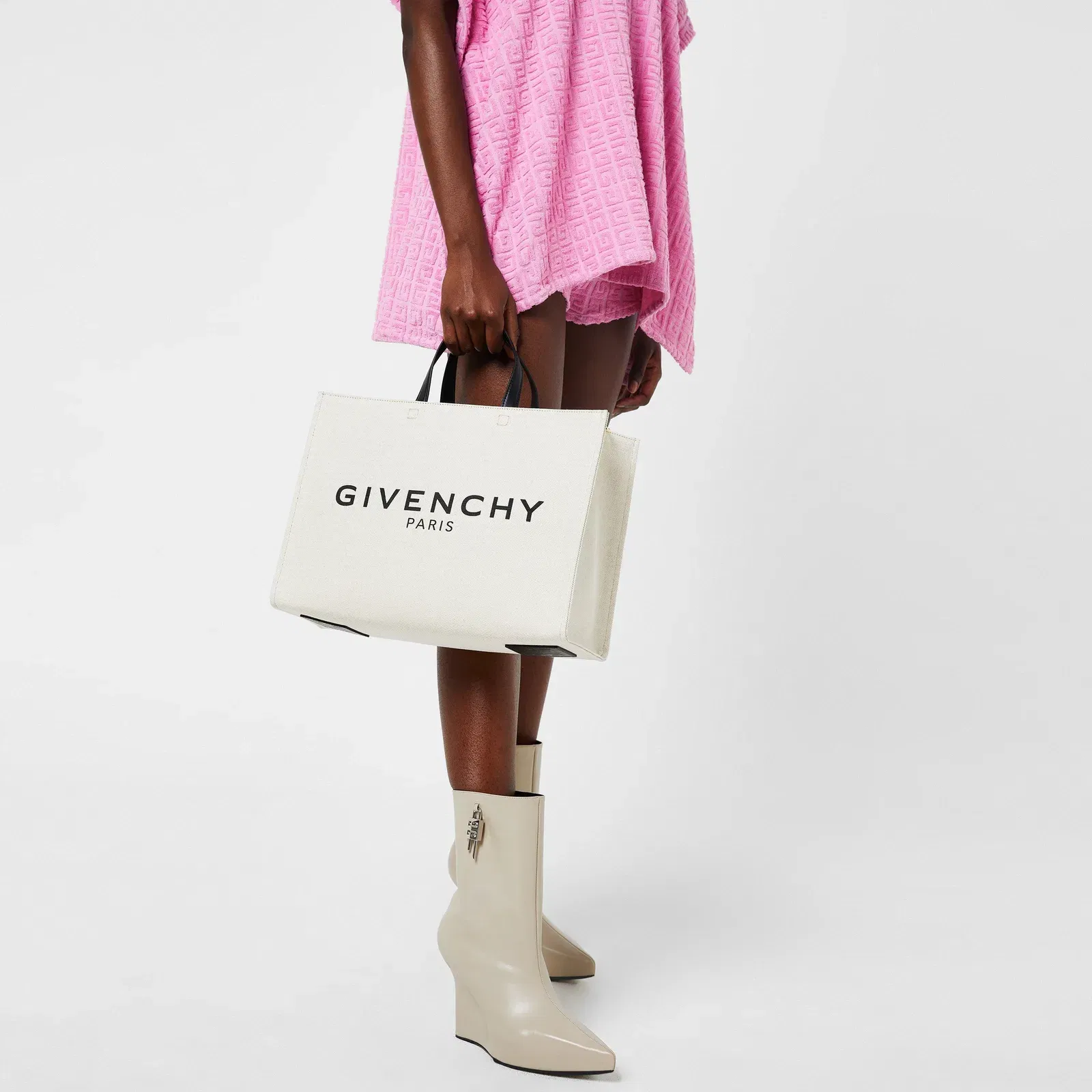 Medium G-Tote Shopping Bag