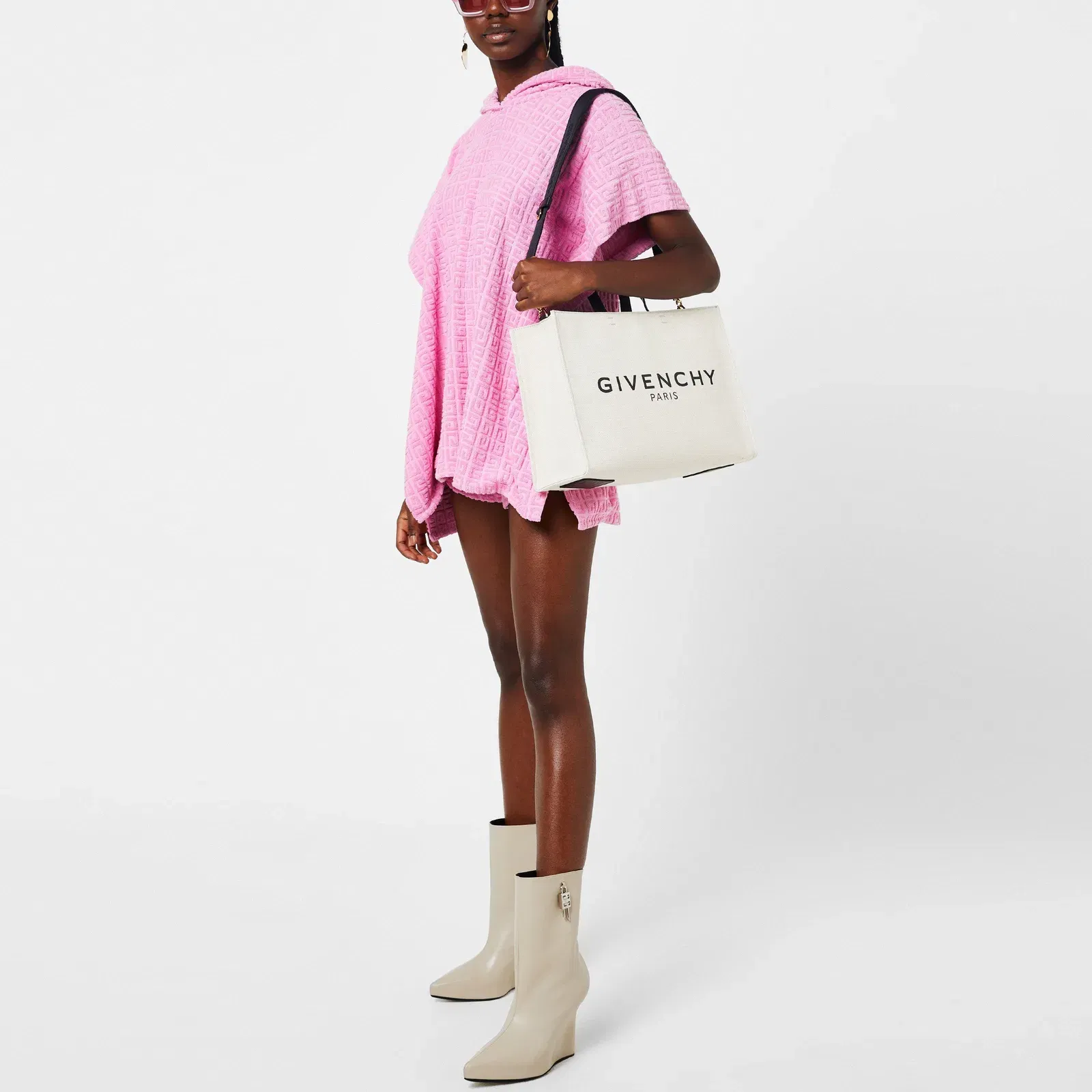 Medium G-Tote Shopping Bag