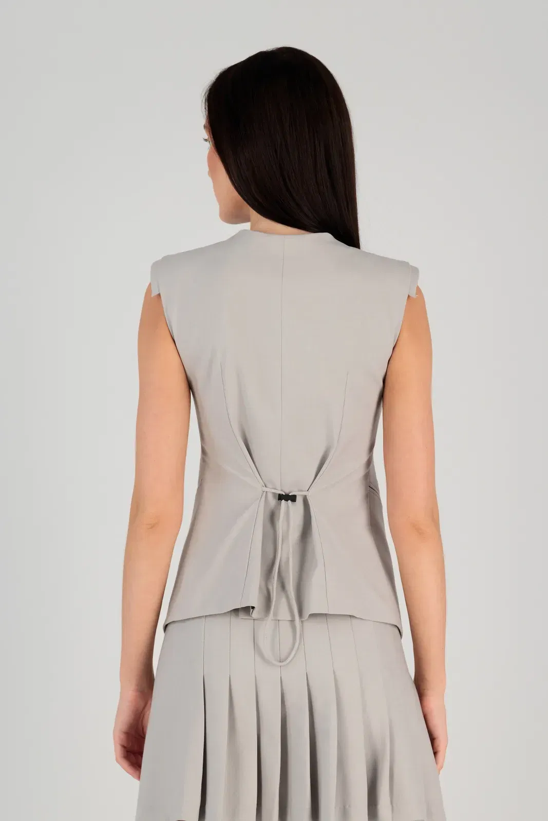 VEST W/ SHOULDER PADS