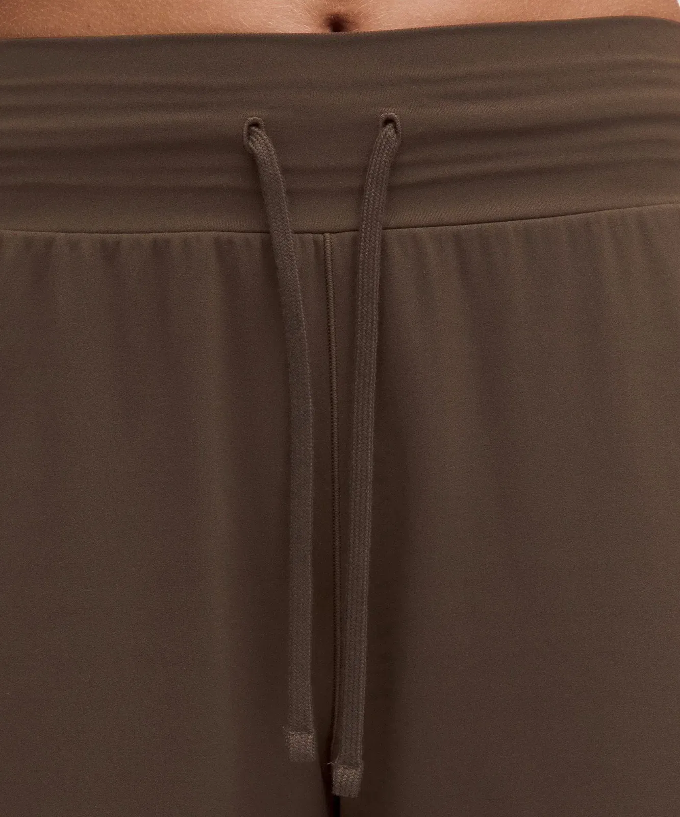 Lululemon Women's Groove Mid-Rise Relaxed Bermuda Short
