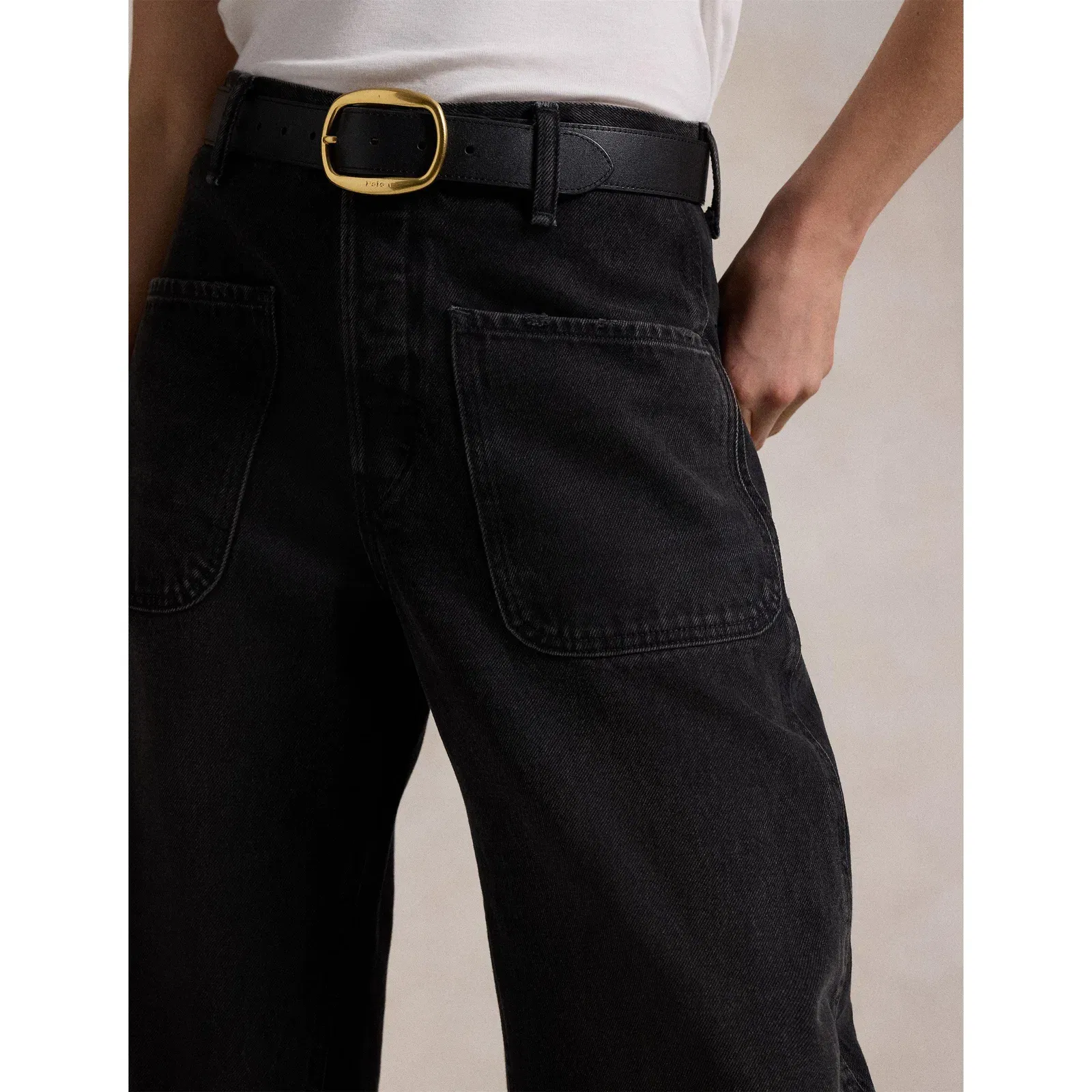 Curved Tapered Jeans