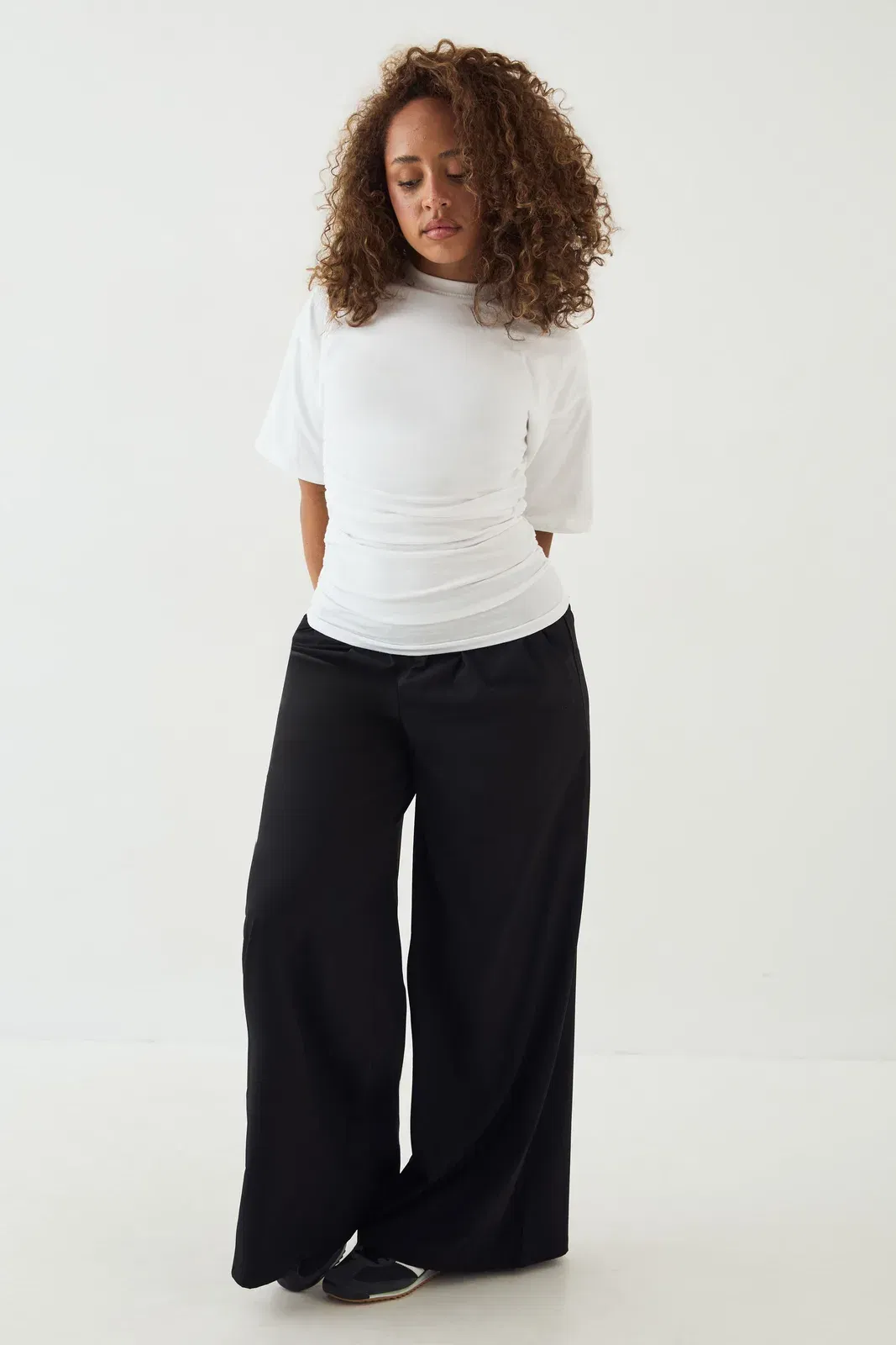 DSGN Studio Ruched Side Cinched Short Sleeve Top