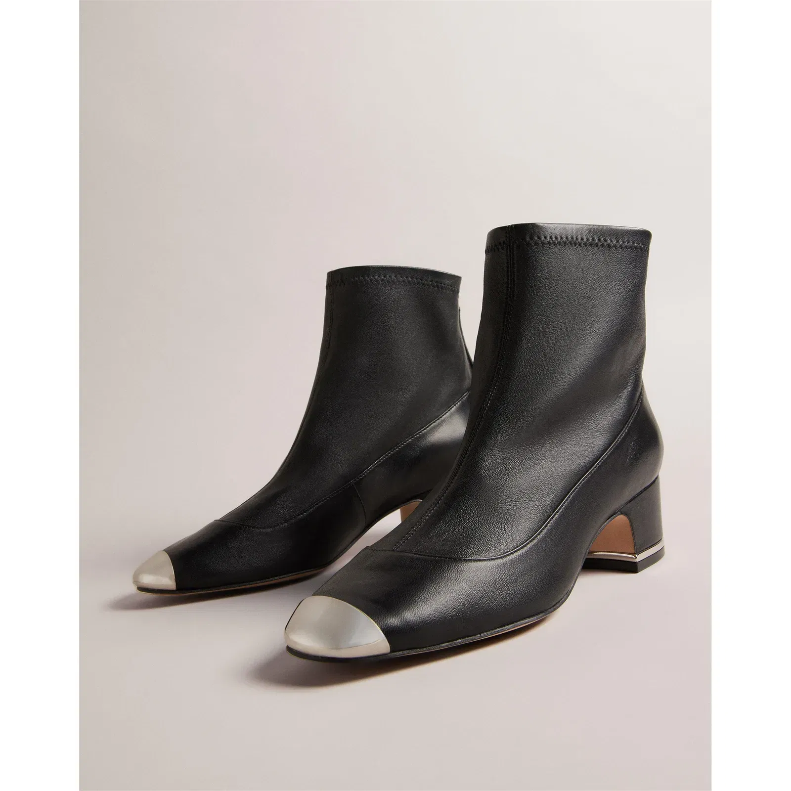 Neomlia Ankle Heeled Boots