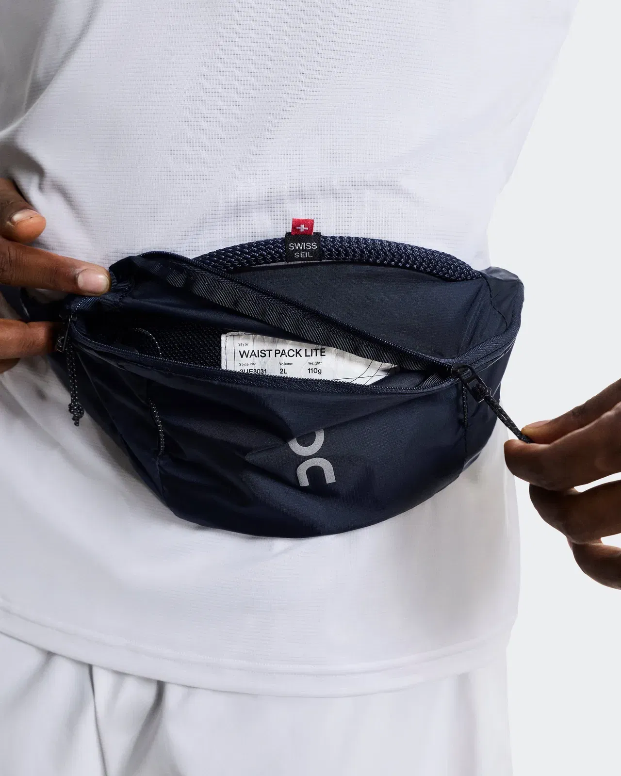 On Waist Pack 2L Lite Navy