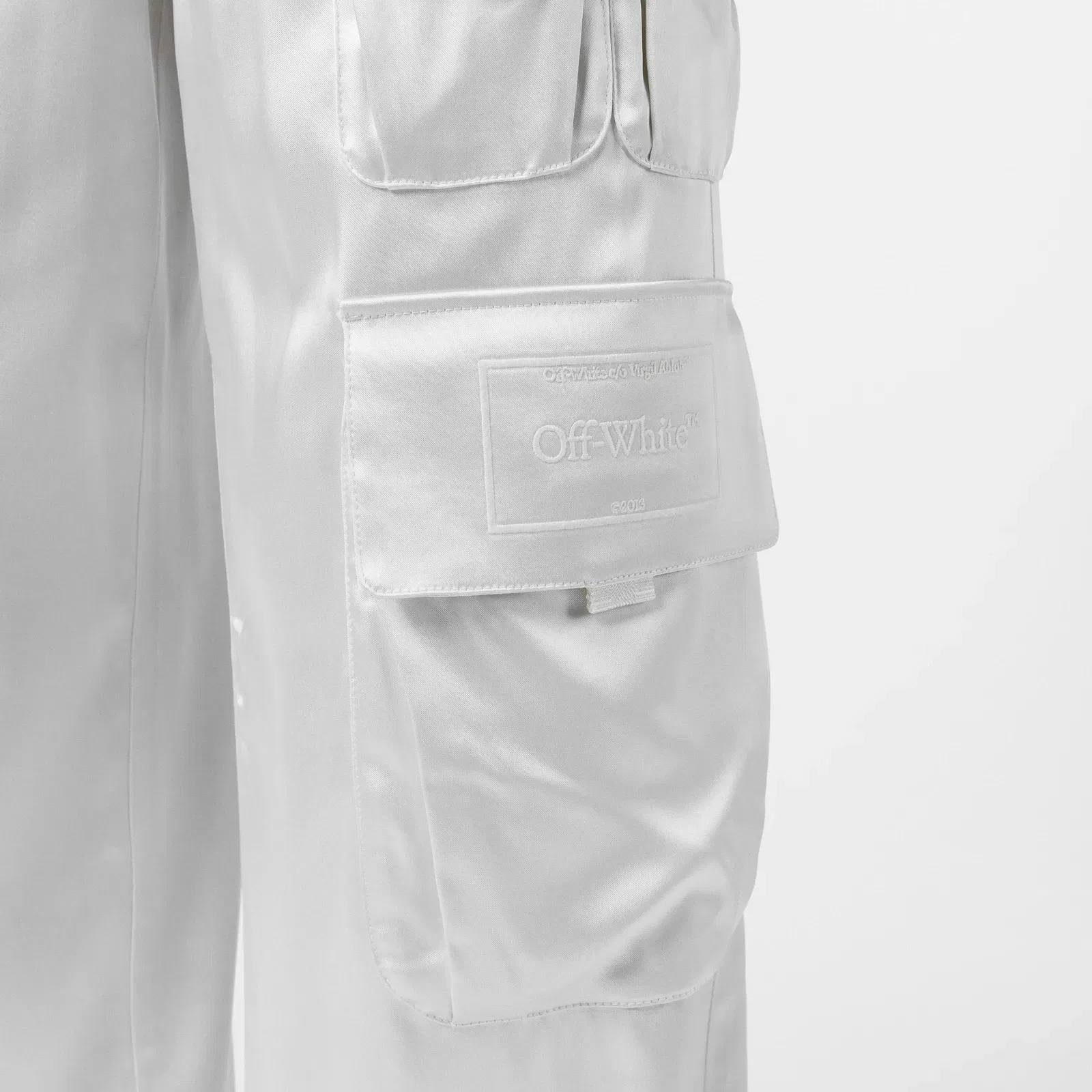- Relaxed Fit Cargo Trousers