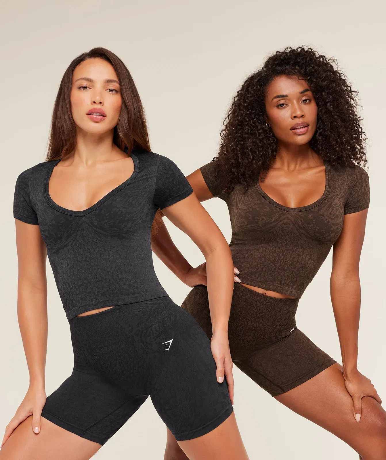 Gymshark Adapt Animal X Whitney Short Sleeve Top - Black /  Asphalt Grey