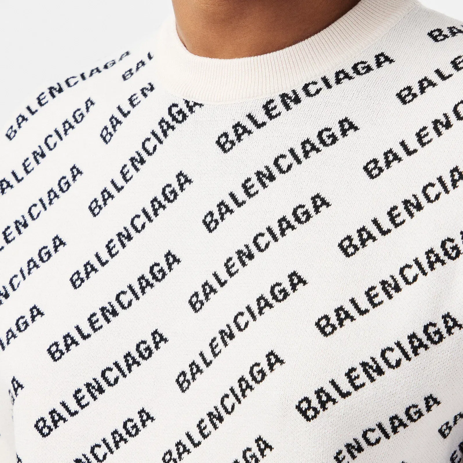 Logo Sweater