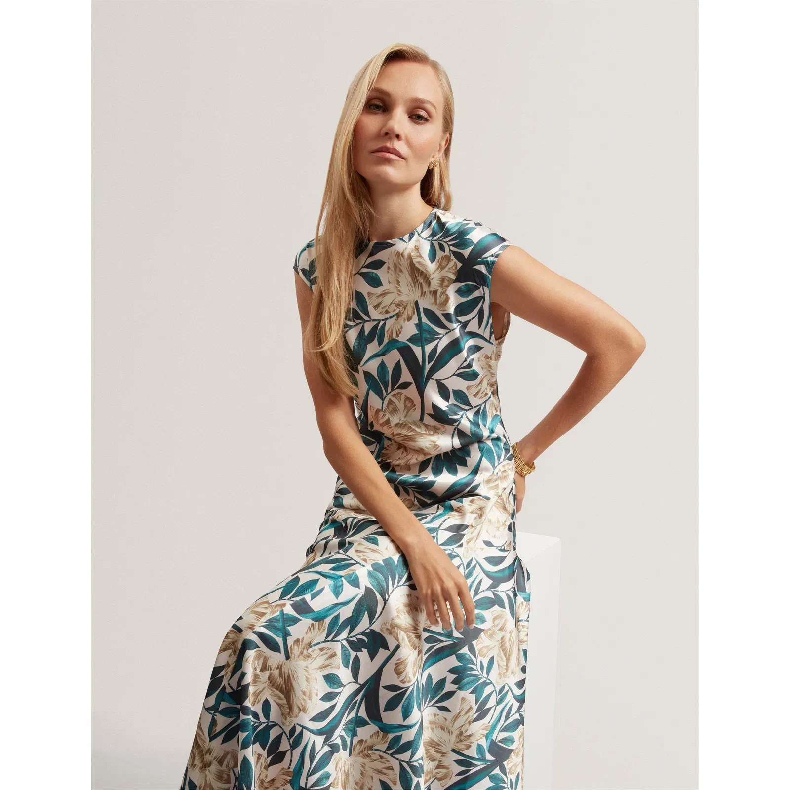 Print Sleeveless Tea Dress