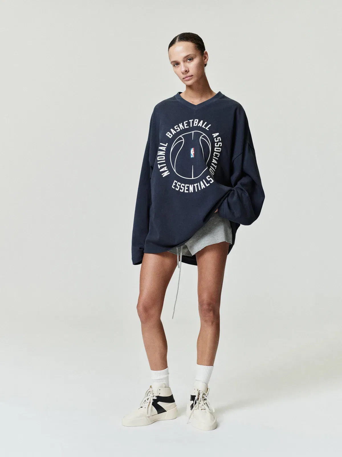 Essentials Nba X Barkley Hendricks Long Sleeve V-Neck Tee Faded Black