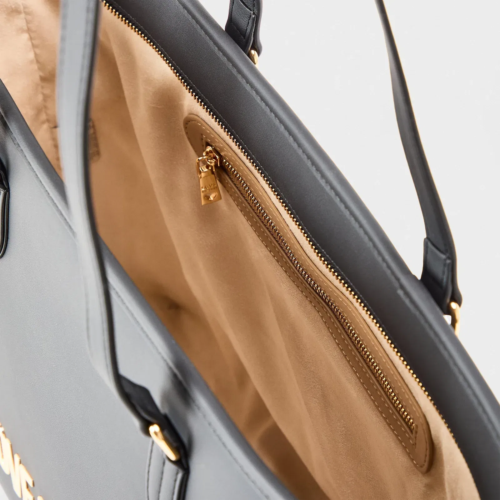 LM Love EW Tote Ld61