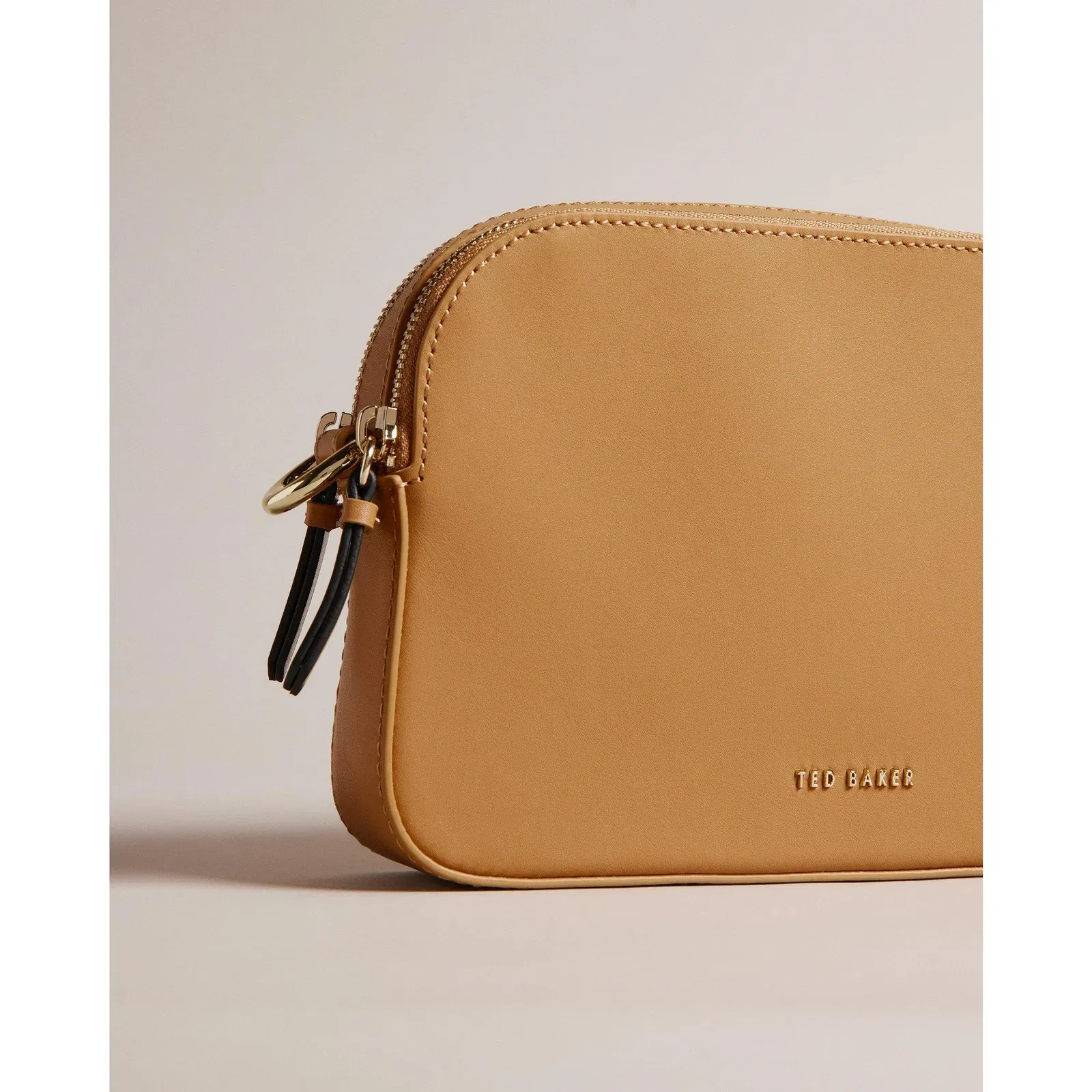 Darcelo Camera Bag