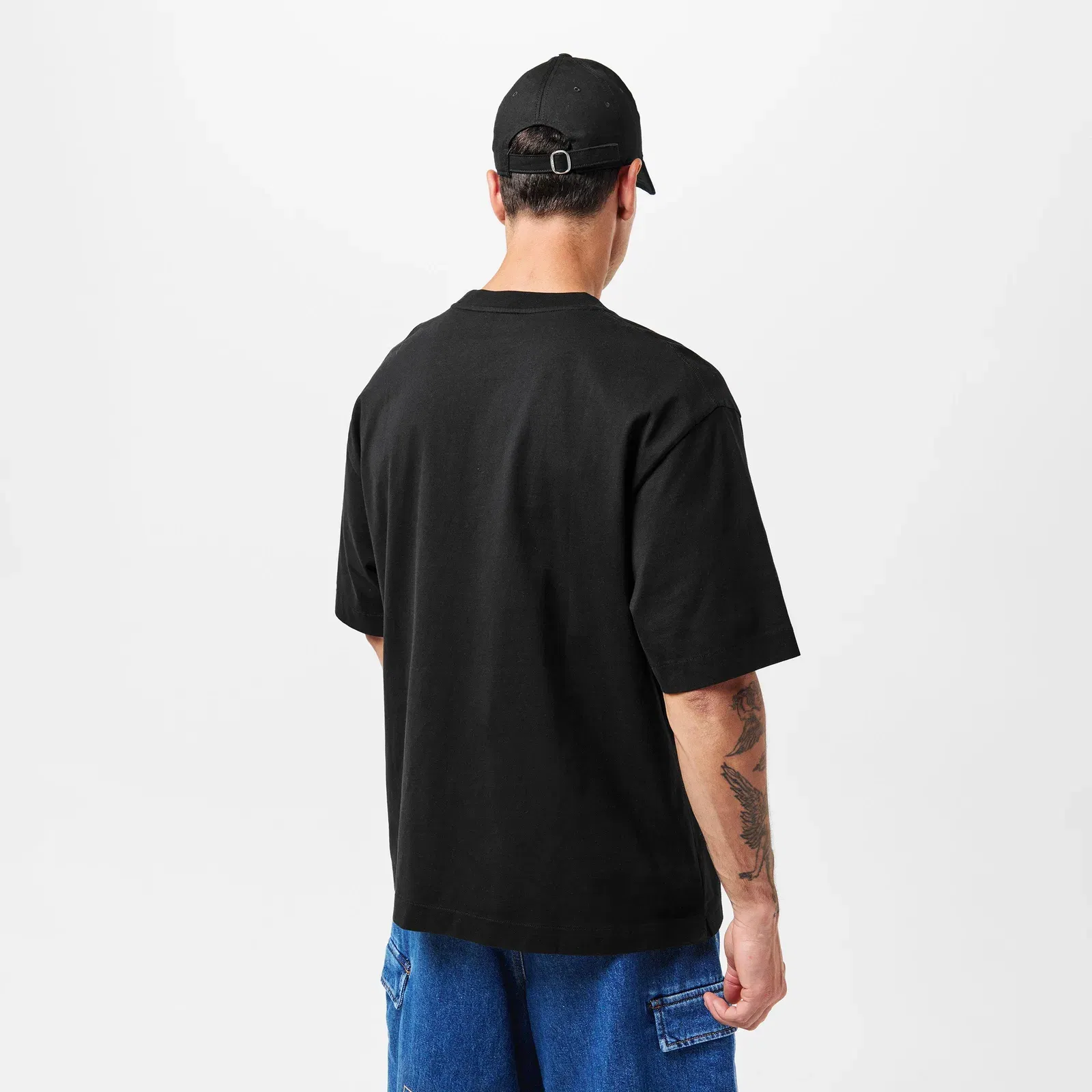 - T-Shirt