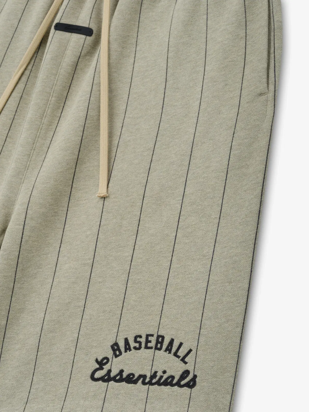 Essentials Mlb 90'S Sweatshort Seal Heather W Black Pinstripes